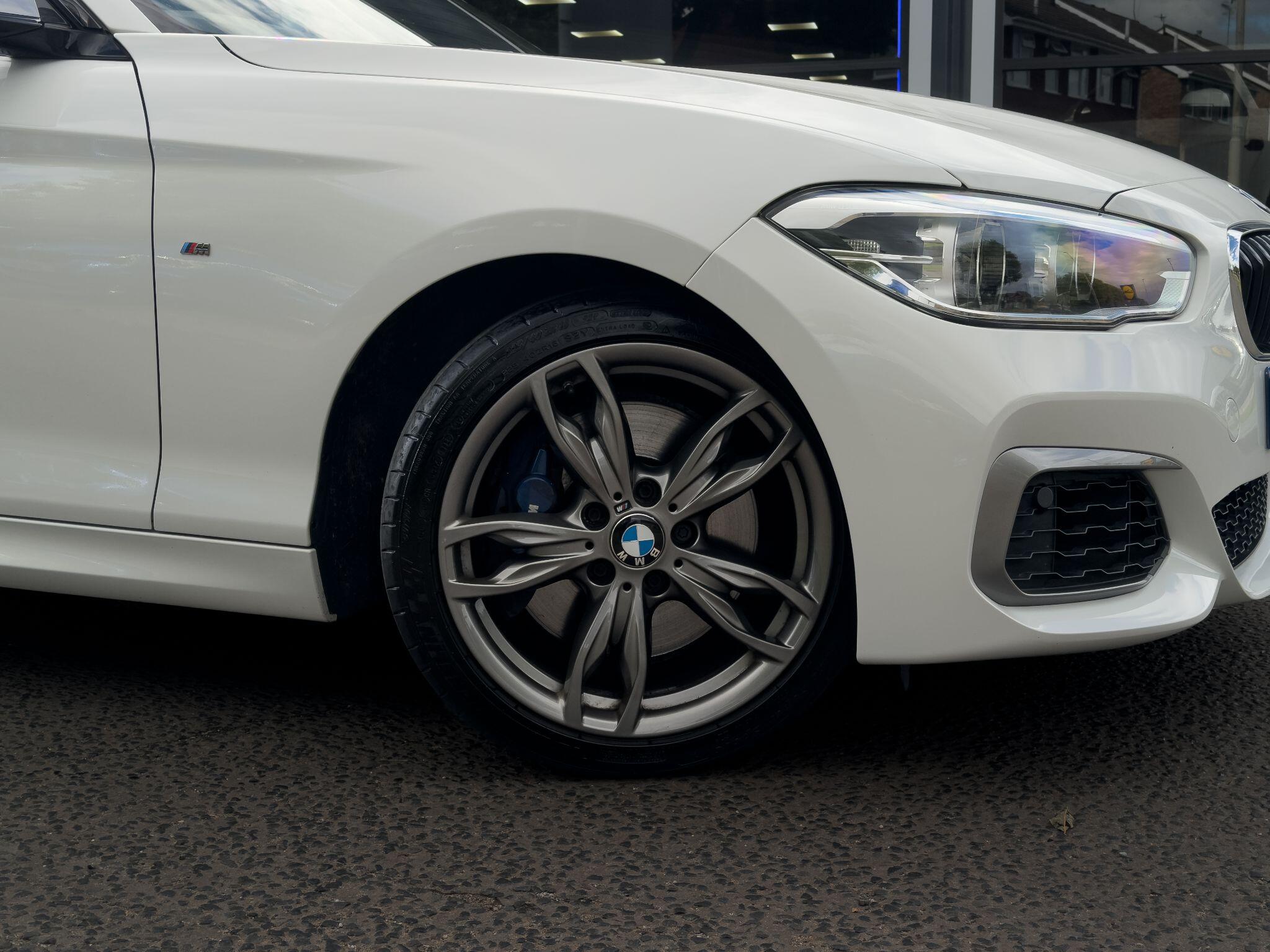 BMW 1 Series view 5