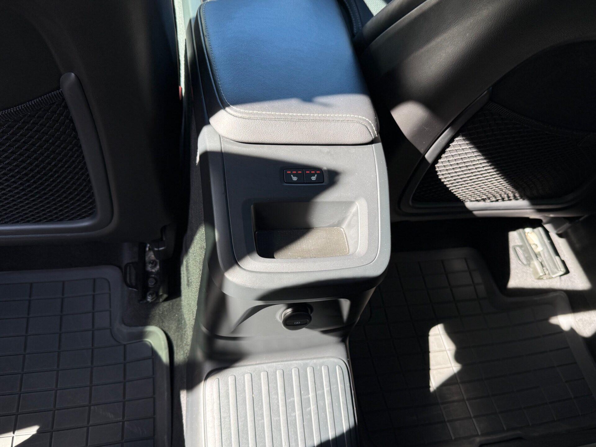 Volvo XC60 view 32