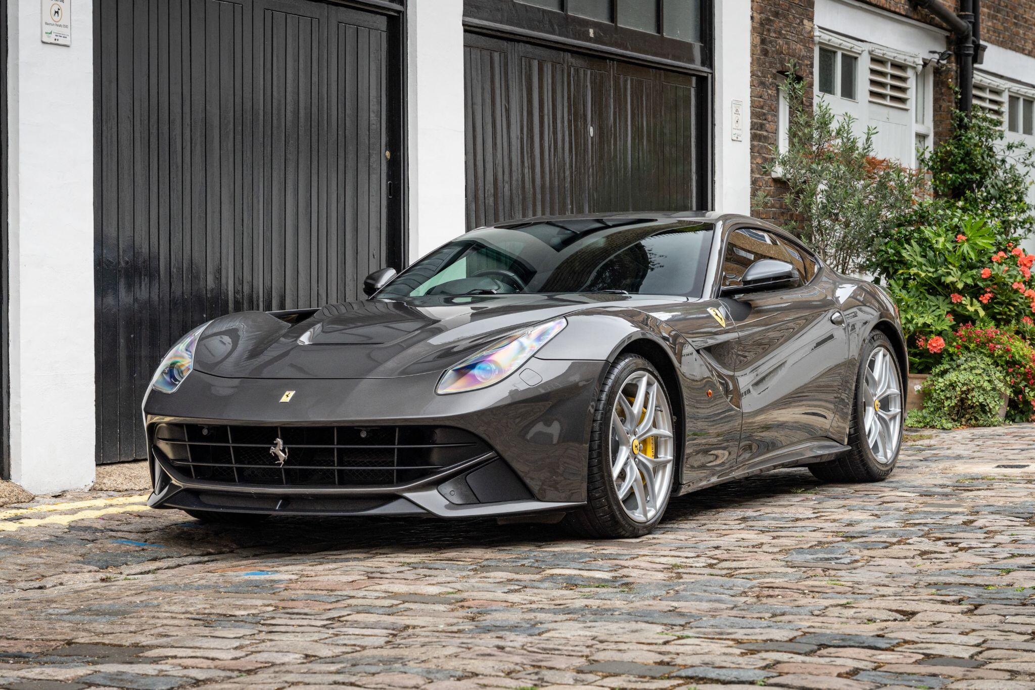 Ferrari F12 view 12