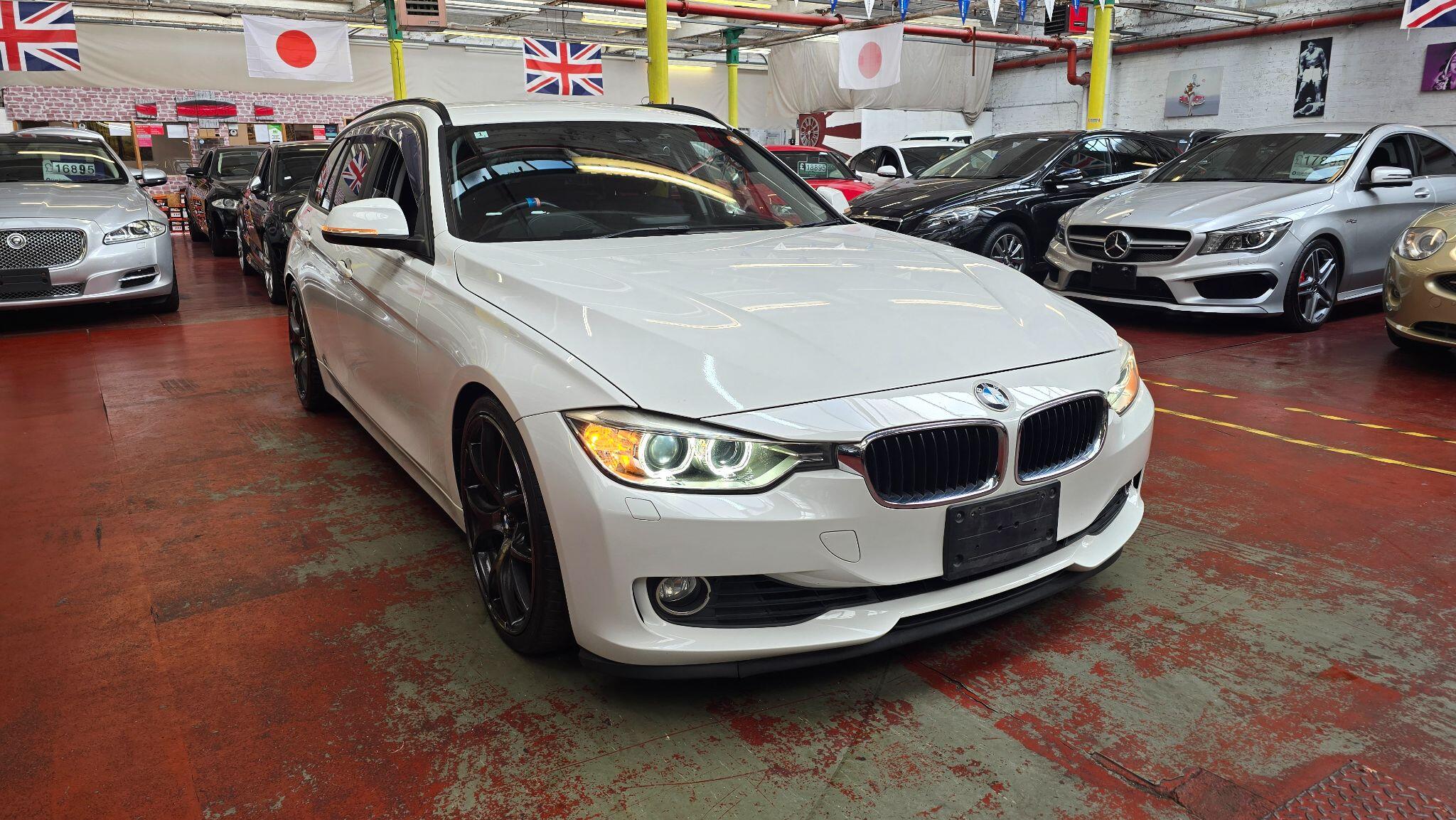 BMW 3 Series view 3