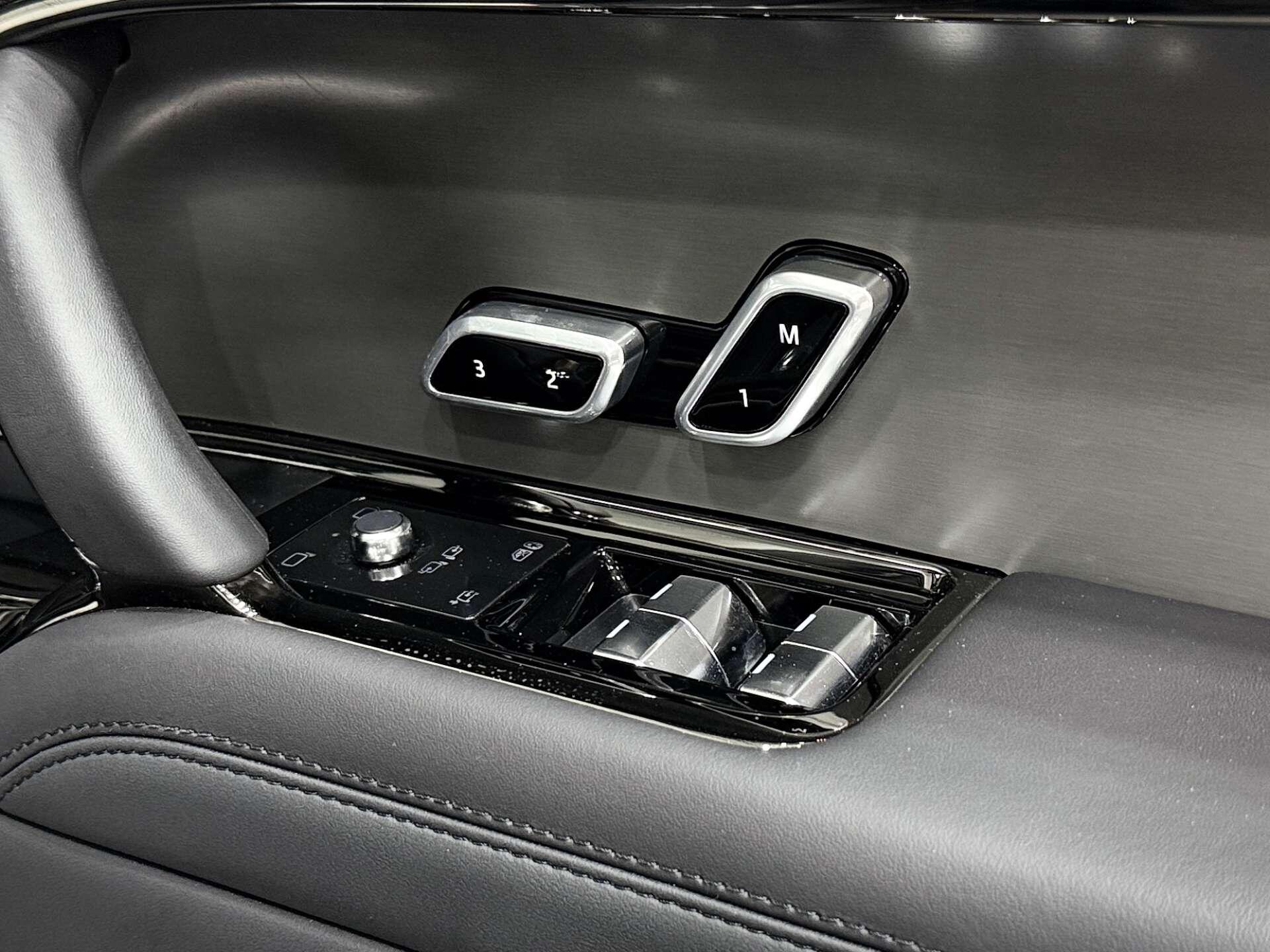 Land Rover Range Rover Sport view 34