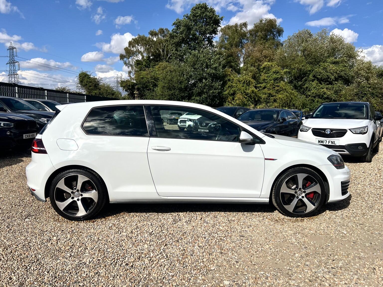 Volkswagen Golf view 2