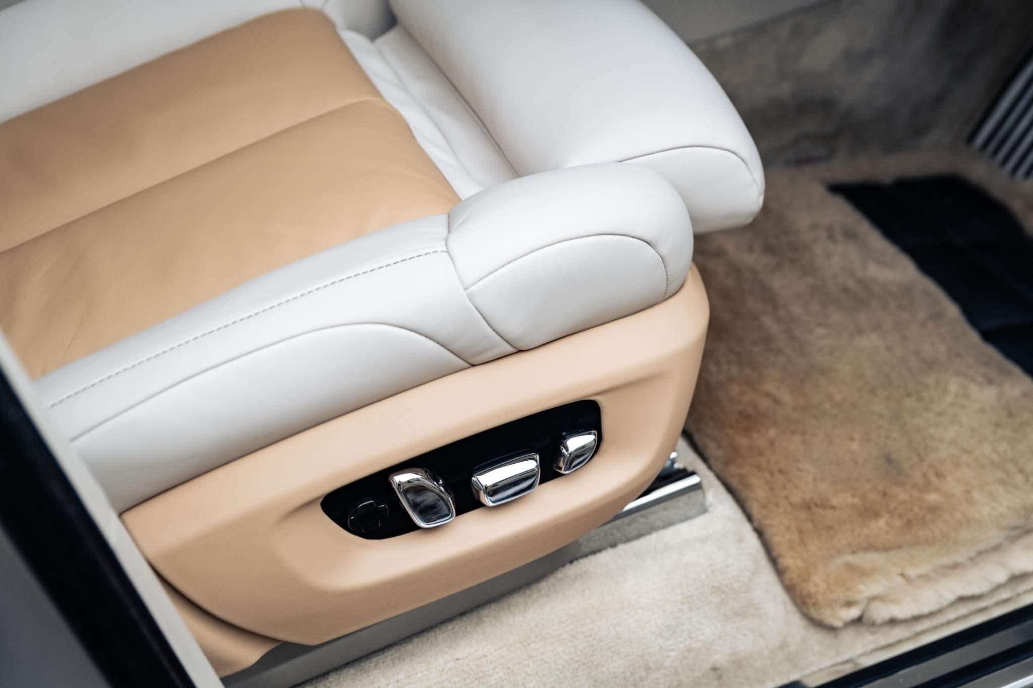 Rolls-Royce Phantom view 20