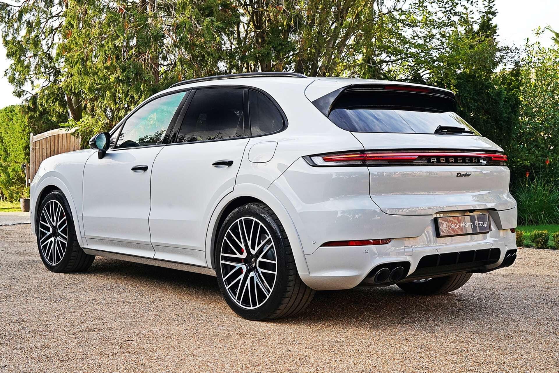 Porsche Cayenne view 4