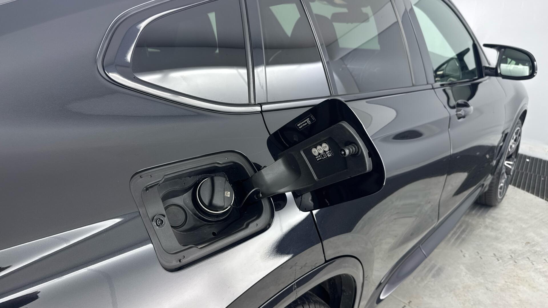 BMW X4 M view 20