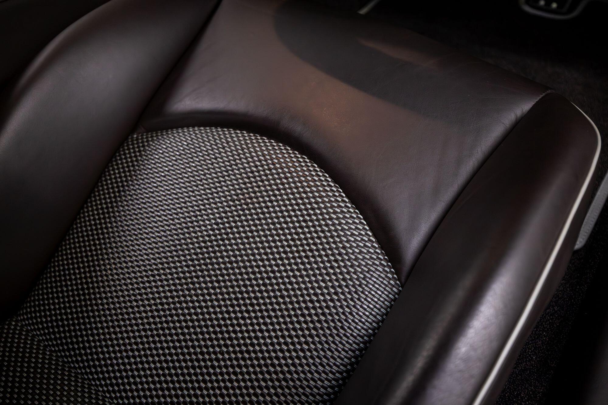 Porsche 911 view 32