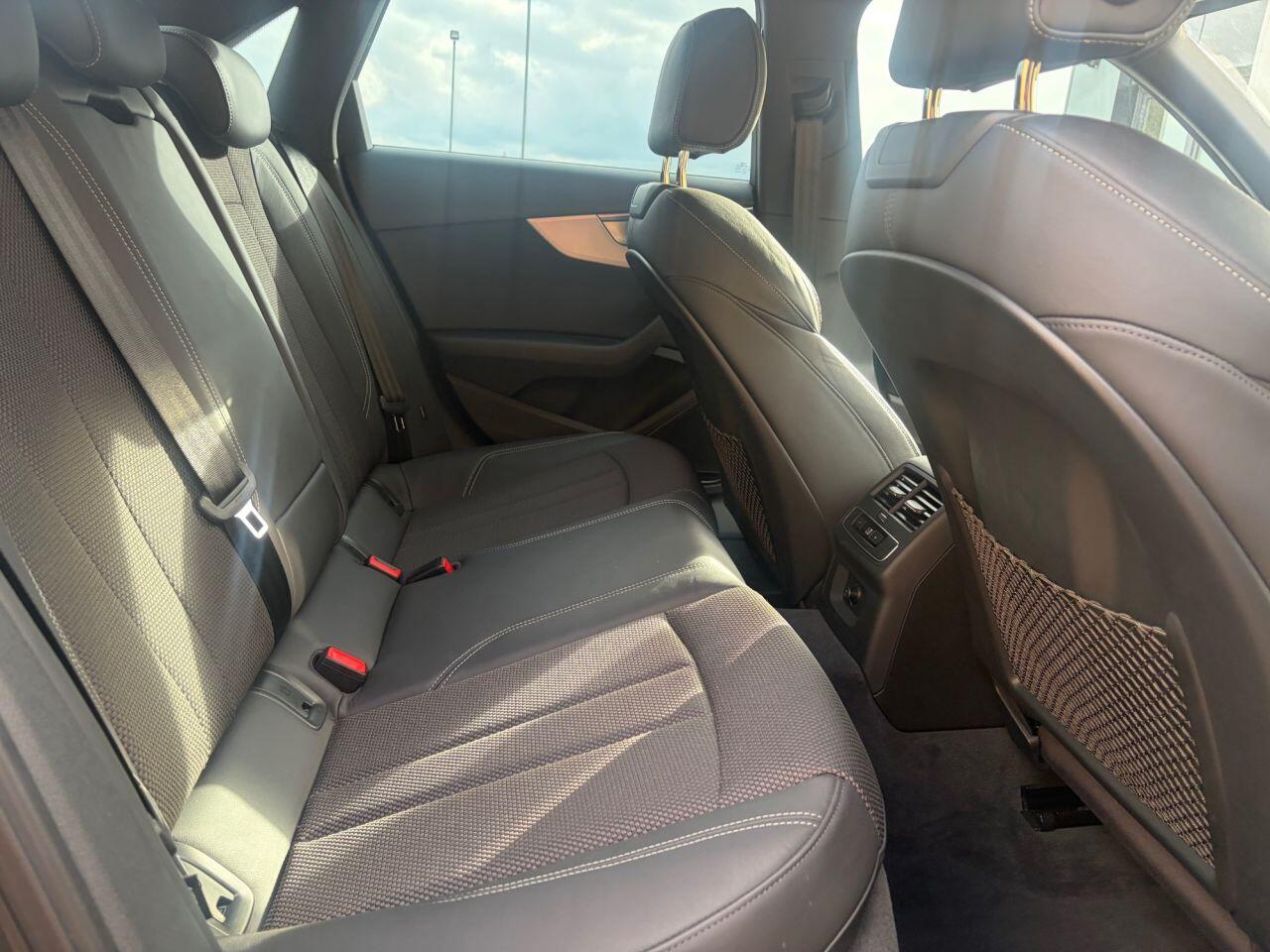 Audi A4 view 24