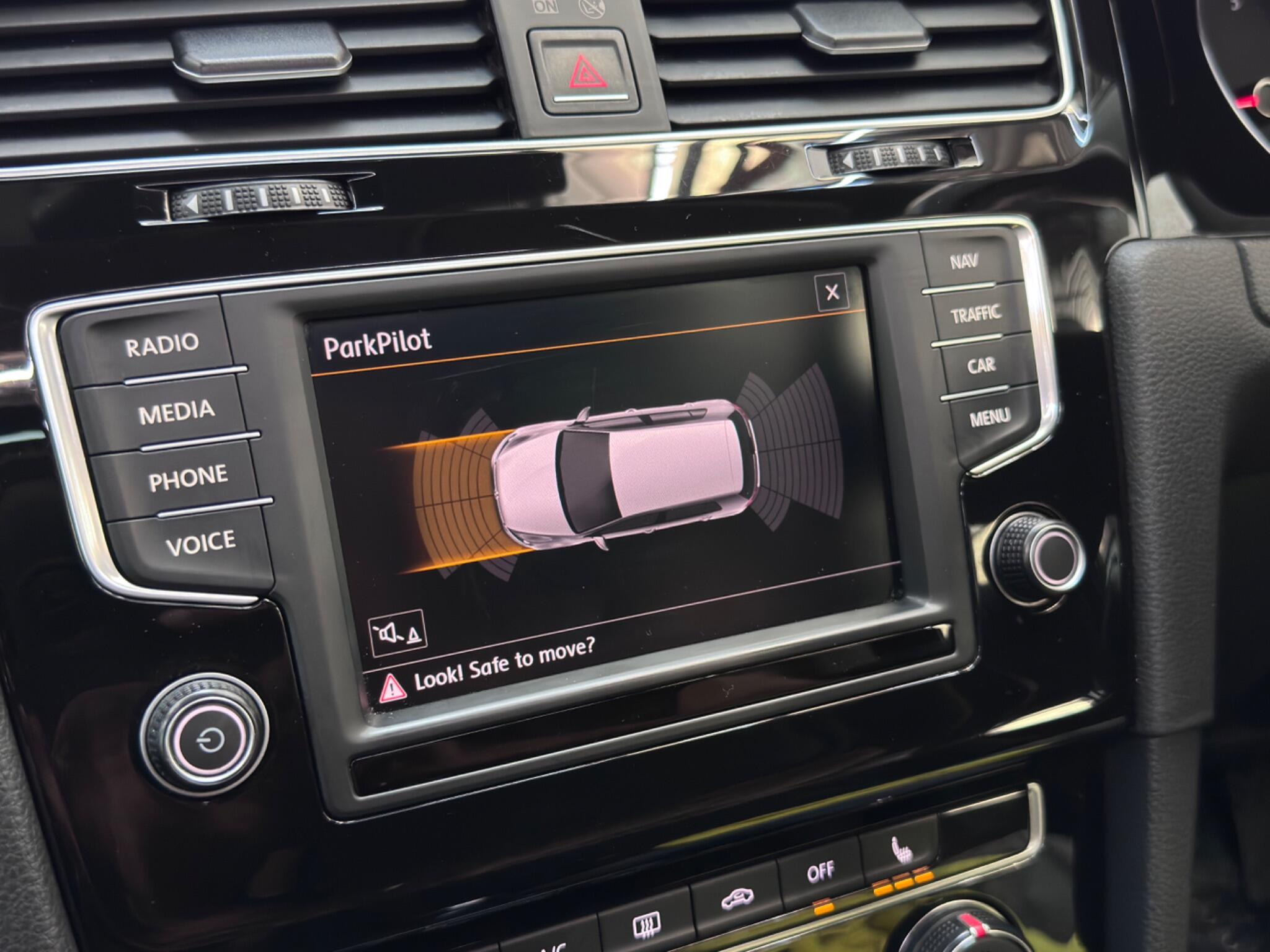 Volkswagen Golf view 19