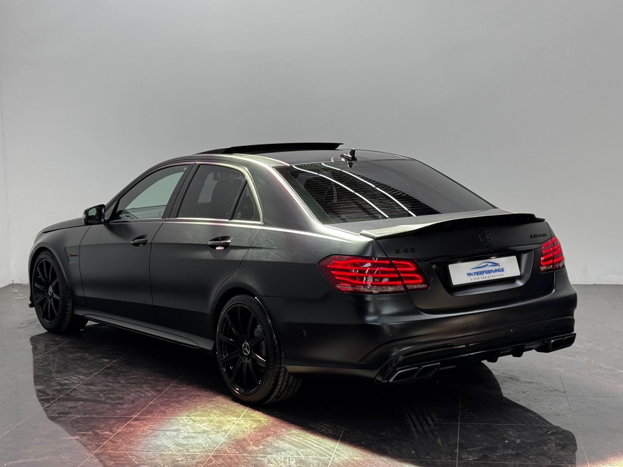 Mercedes-Benz E-Class view 37