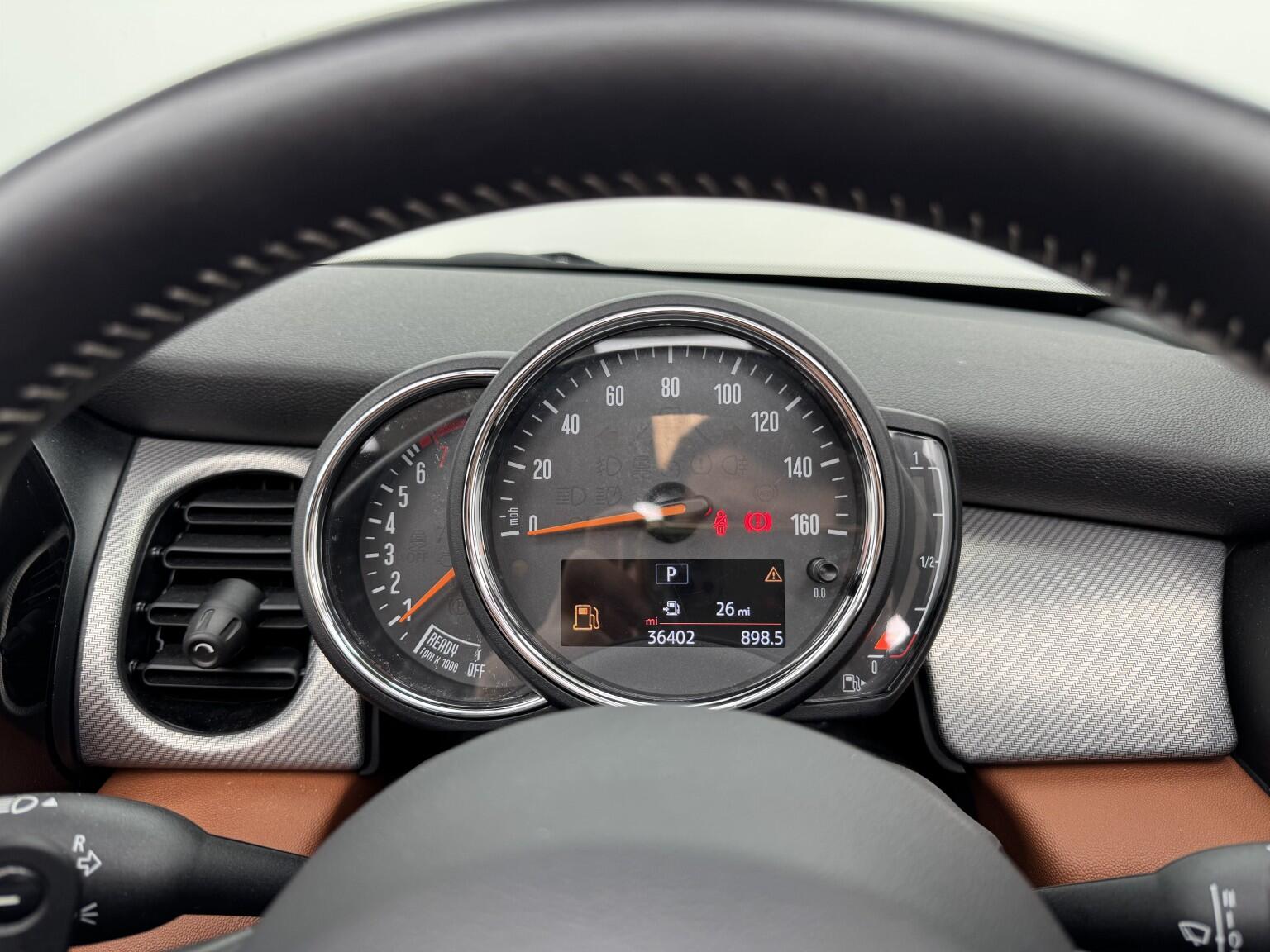 Mini Convertible view 19