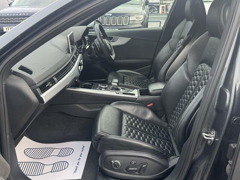 2018 Audi RS4 Avant image 29