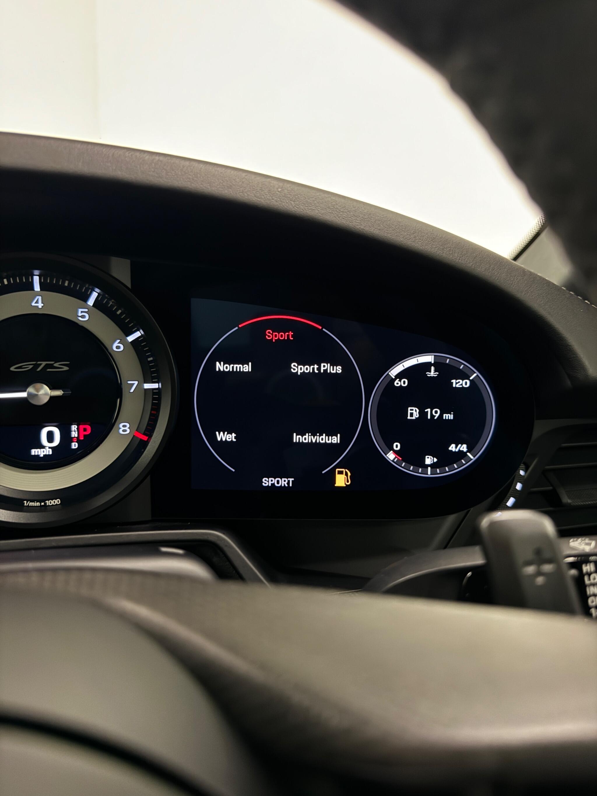 Porsche 911 view 35