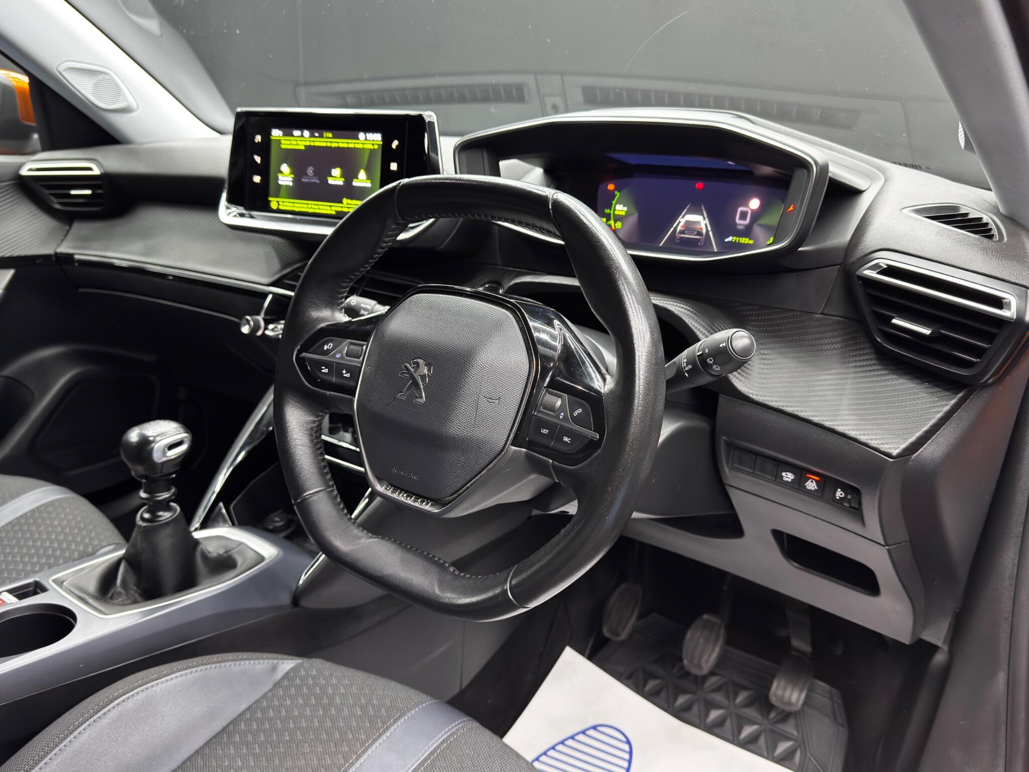 Peugeot 2008 view 9