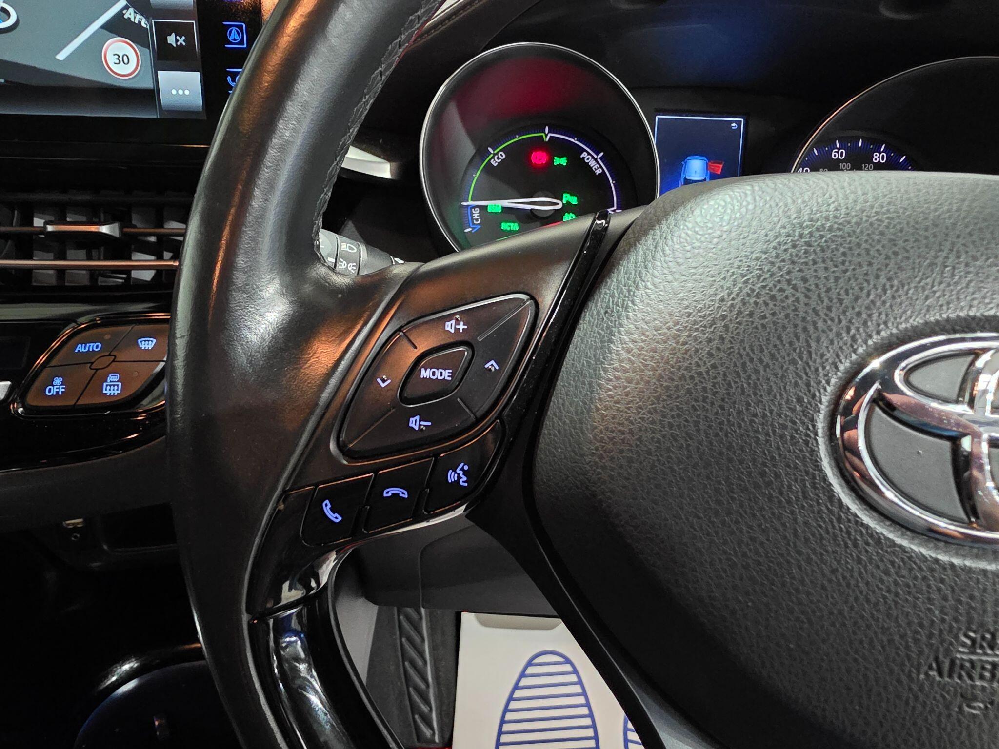 Toyota C-HR view 15