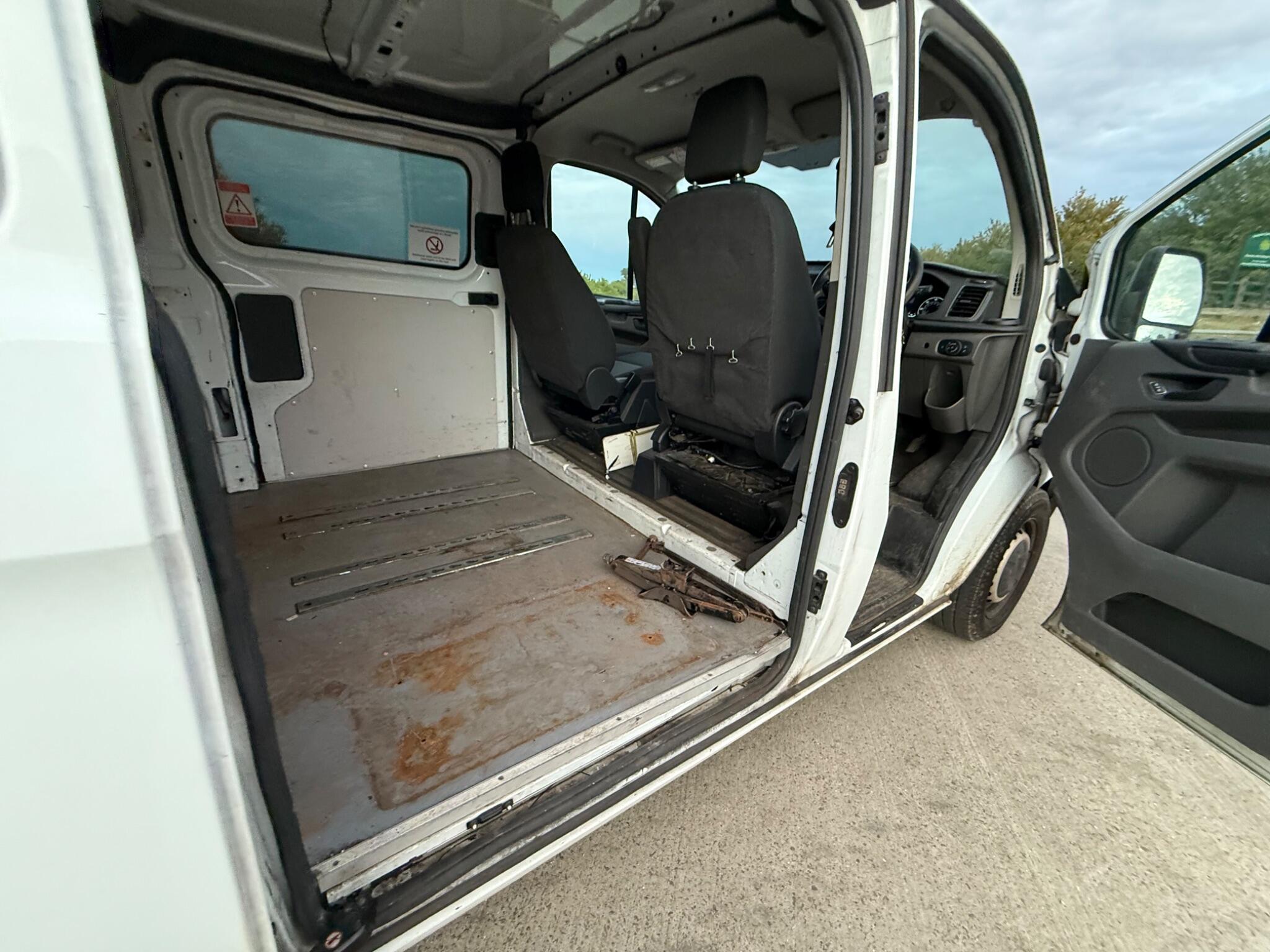 Ford Transit Custom 2.0 320 EcoBlue L1 H1 Euro 6 5dr — photo 41 of 82