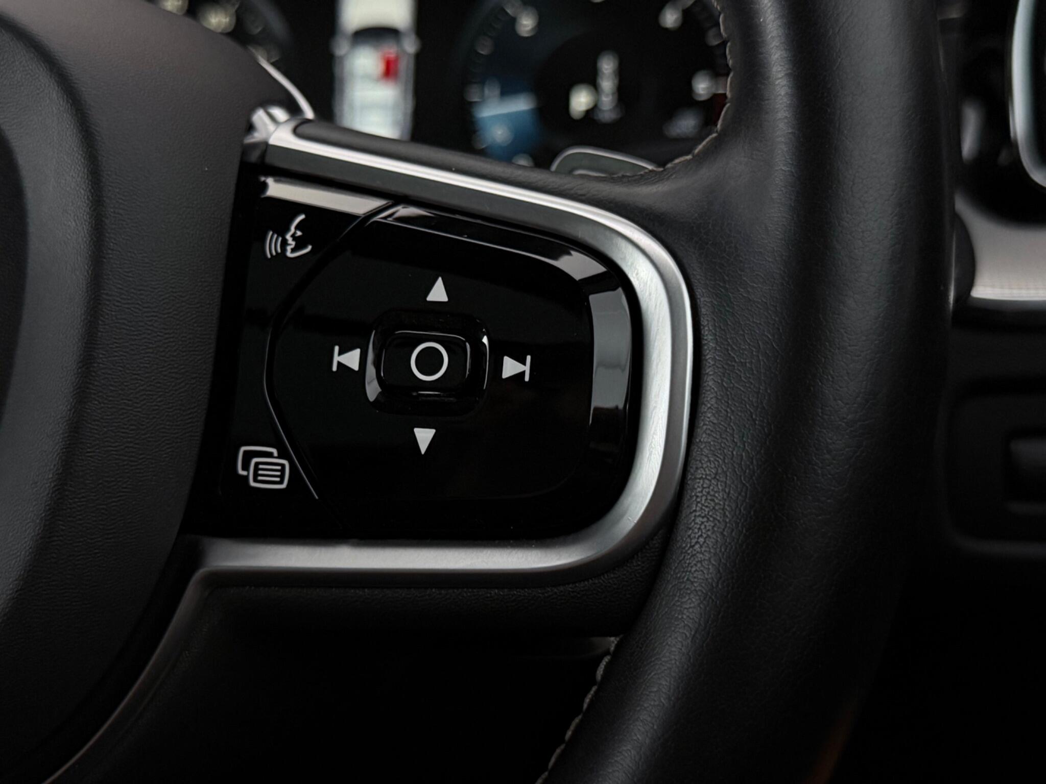 Volvo XC60 view 17