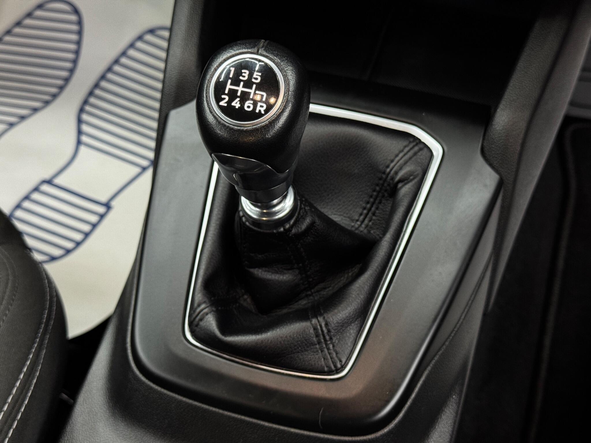Ford Focus view 27