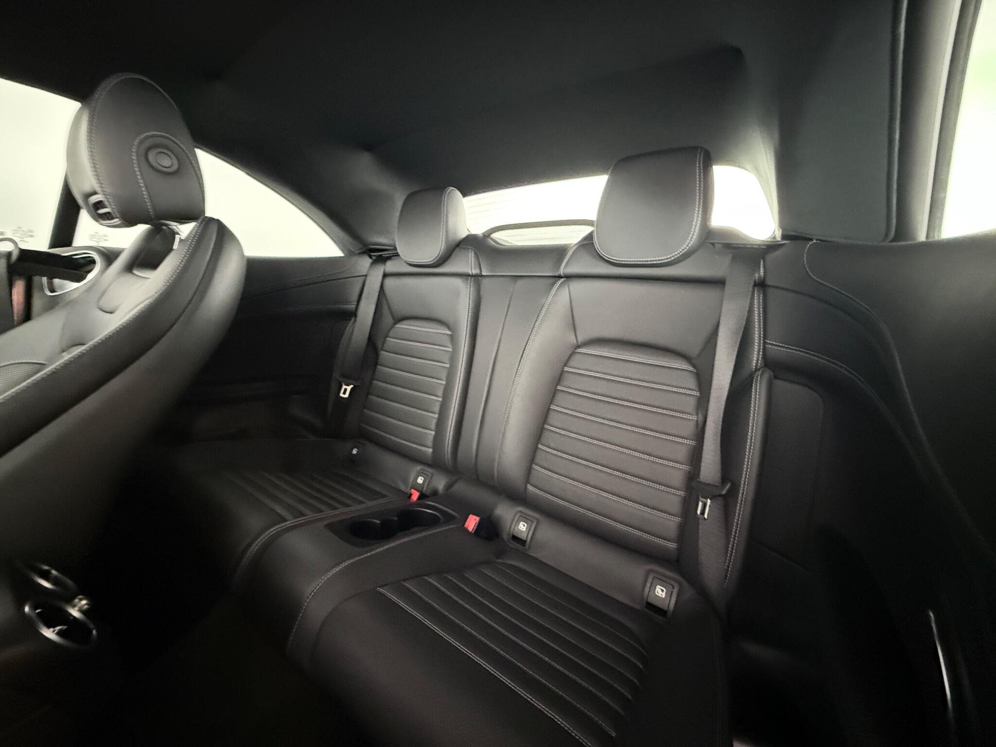 Mercedes-Benz C-Class view 36