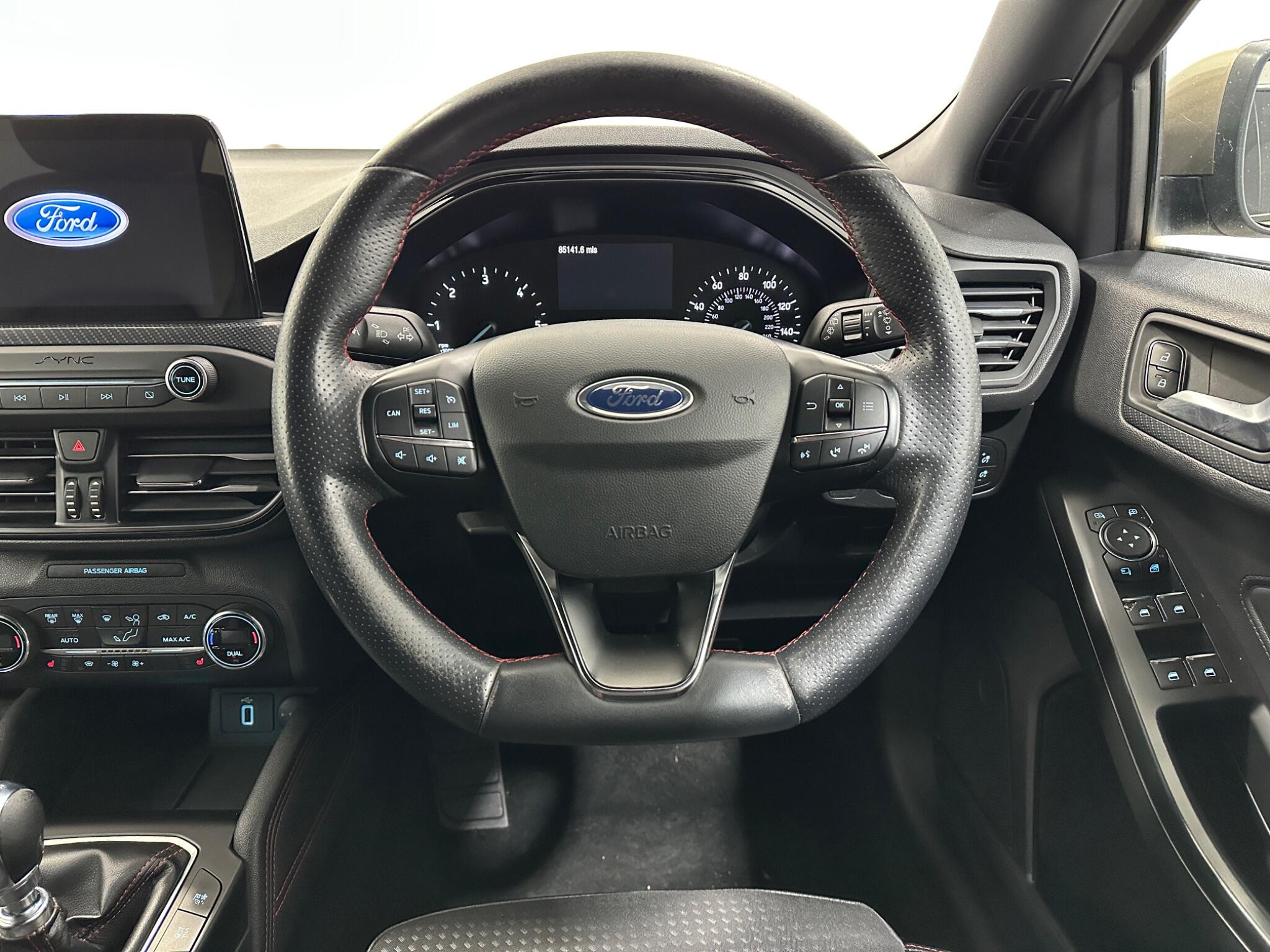 Ford Focus view 13