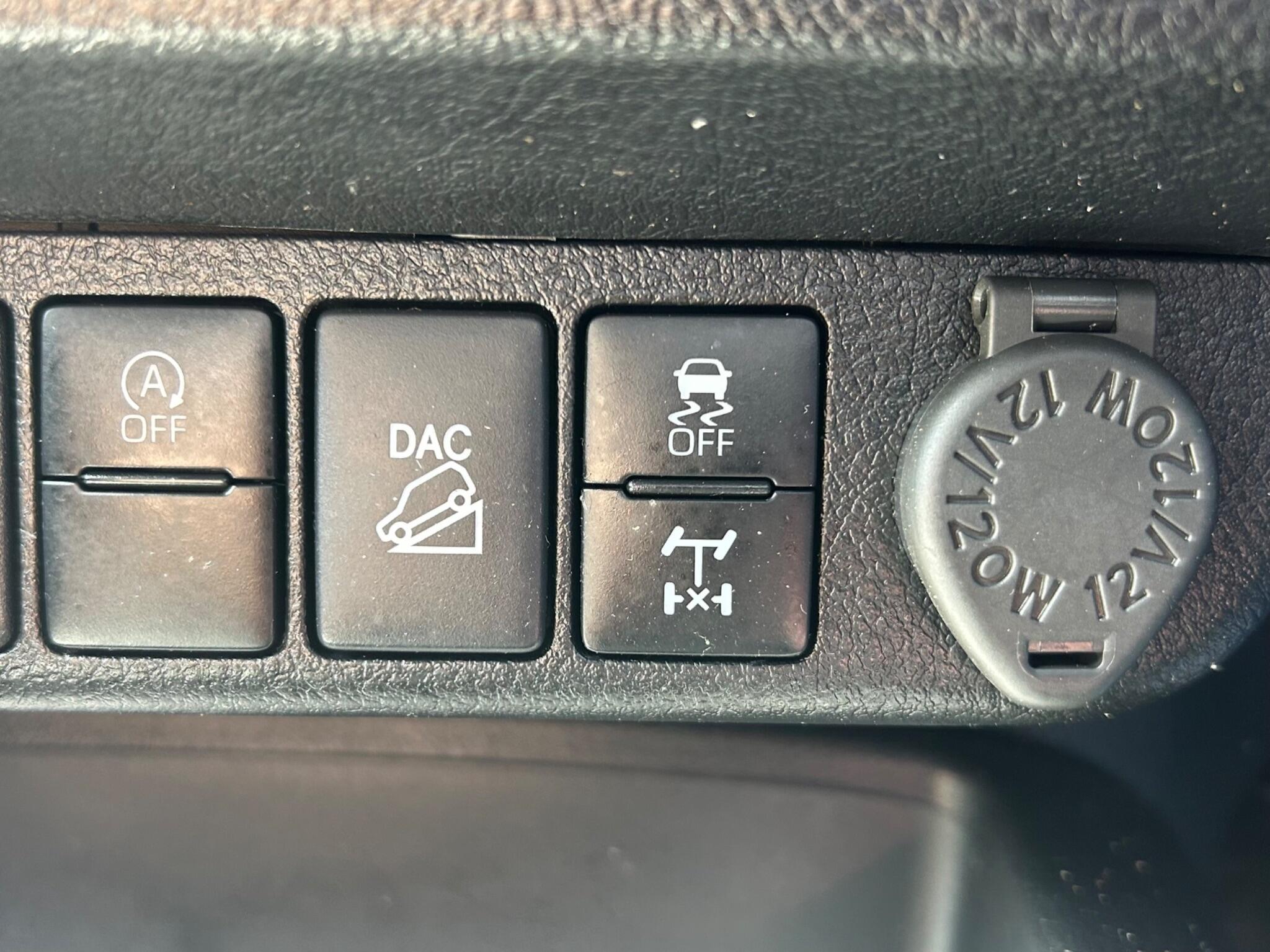 Toyota Hilux view 40