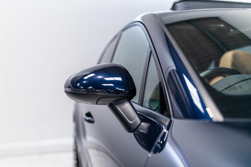 Porsche Macan view 17
