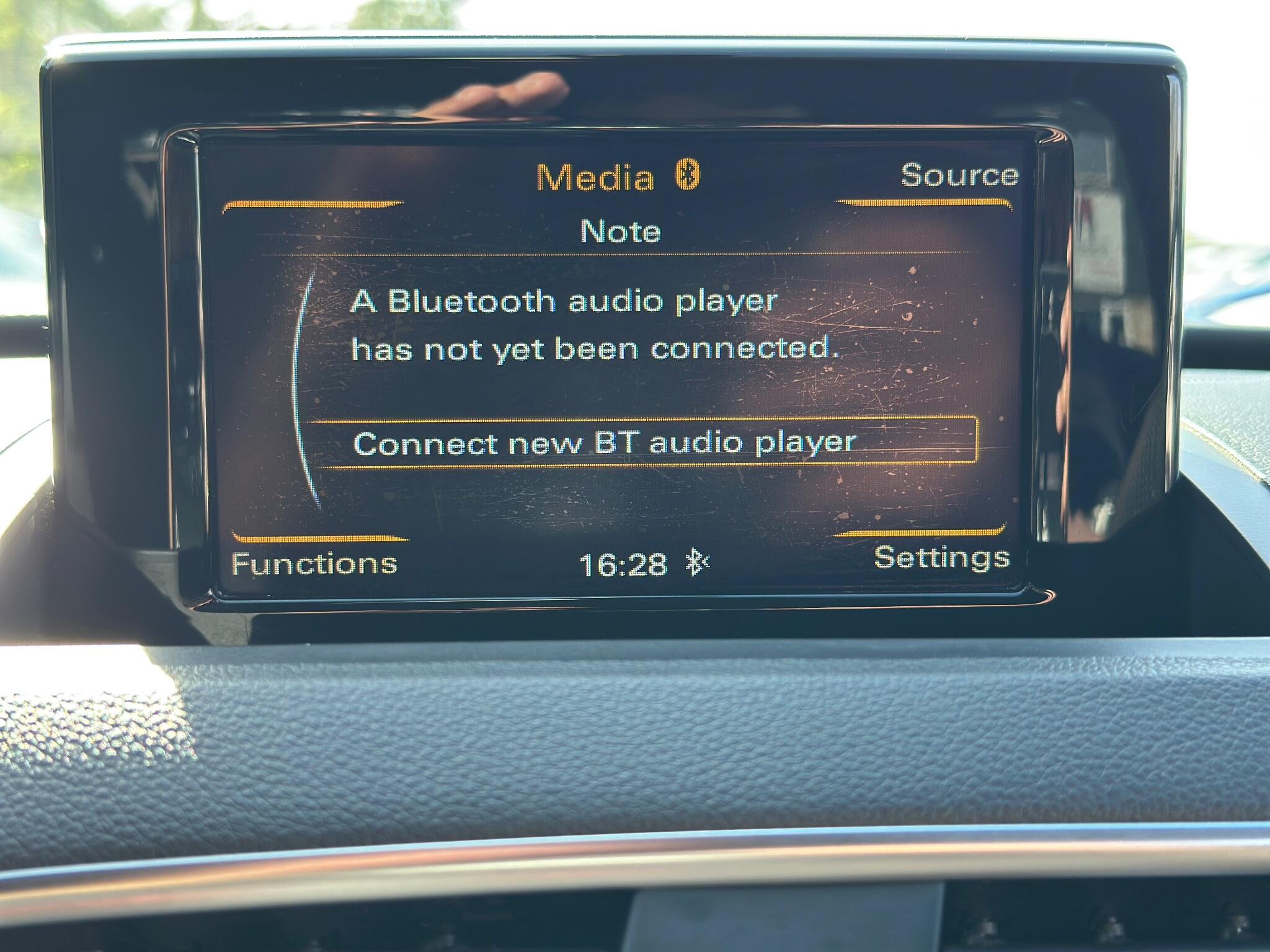 Audi Q3 view 41