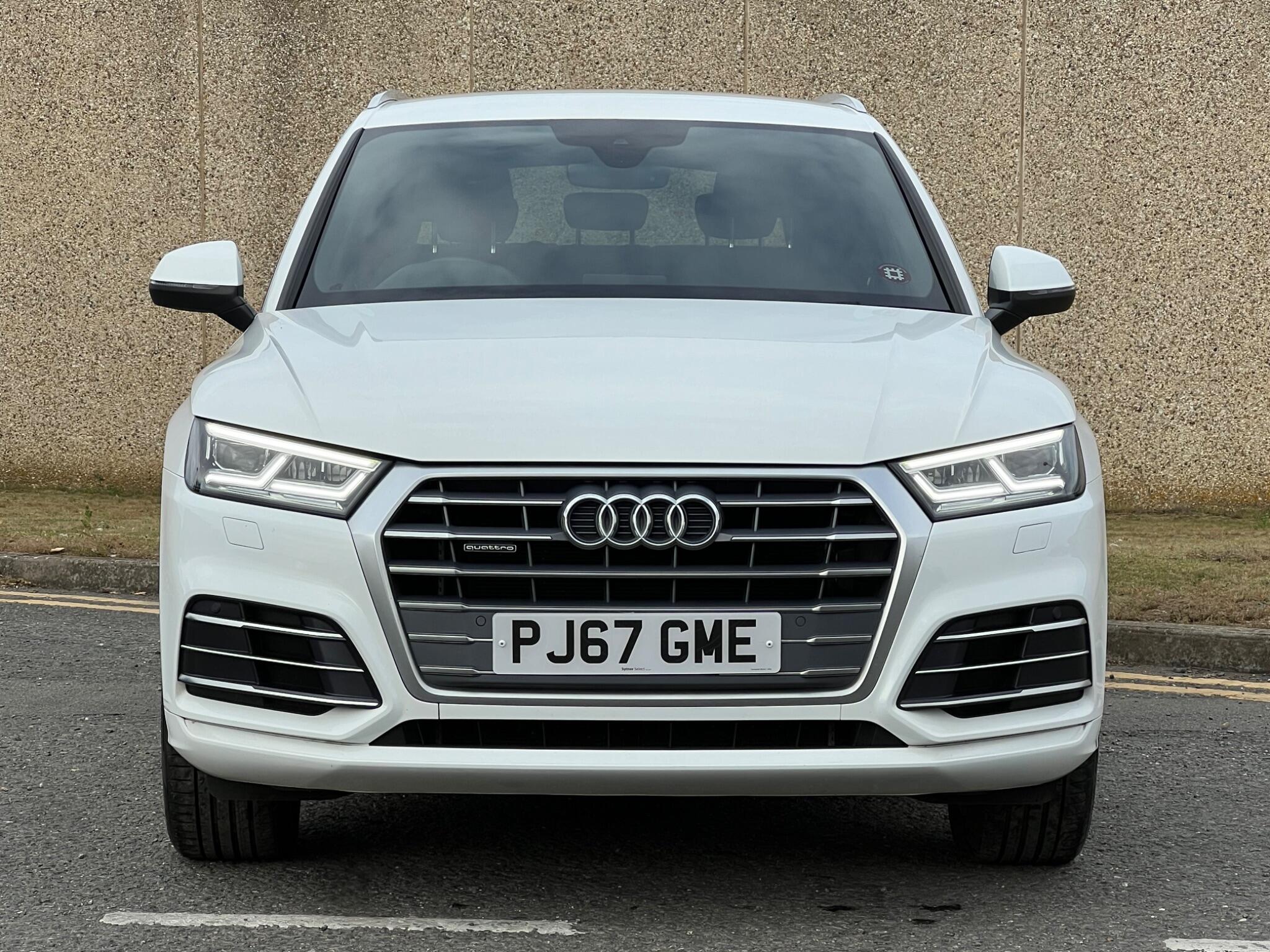 Audi Q5 view 5