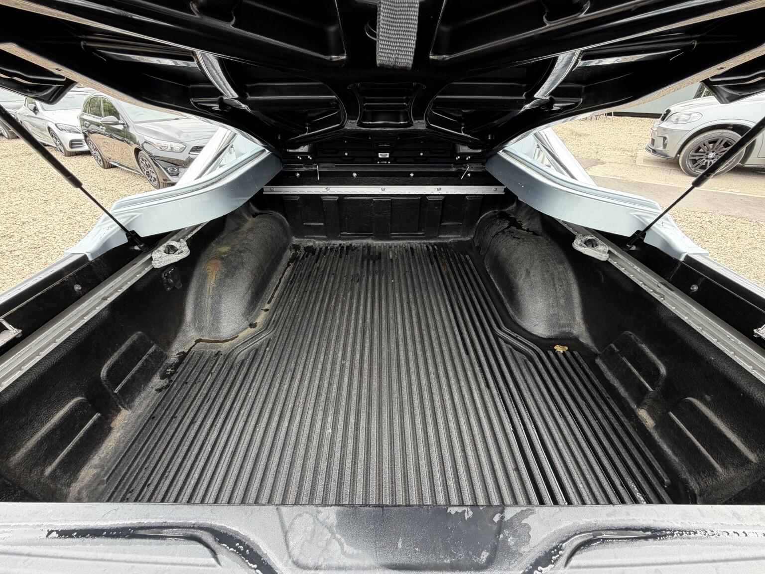 Mercedes-Benz X-Class view 30