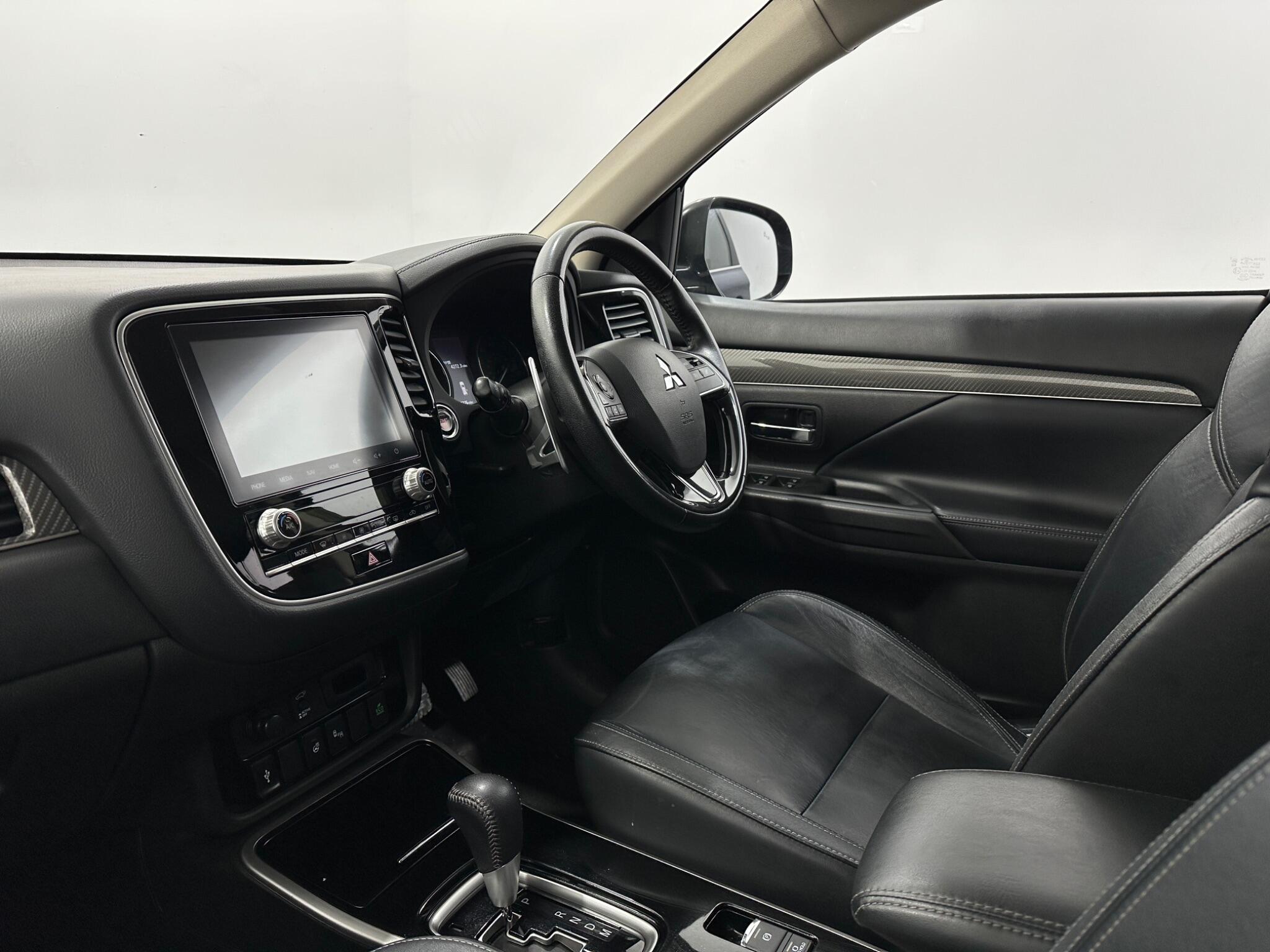 Mitsubishi Outlander view 30
