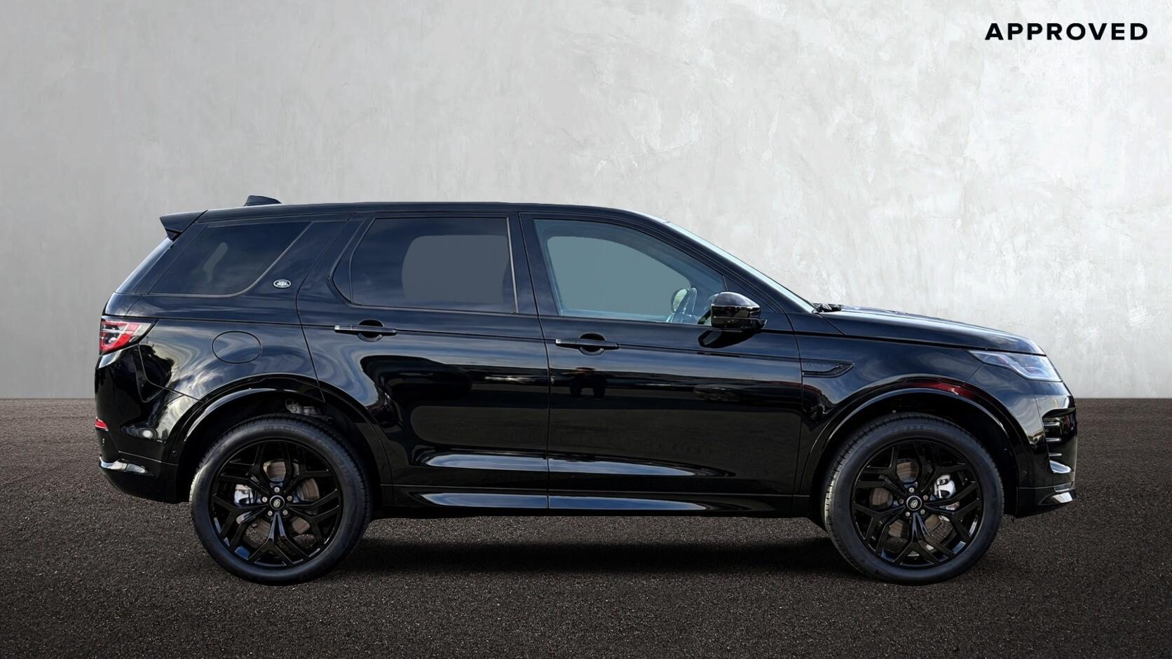 Land Rover Discovery Sport view 5