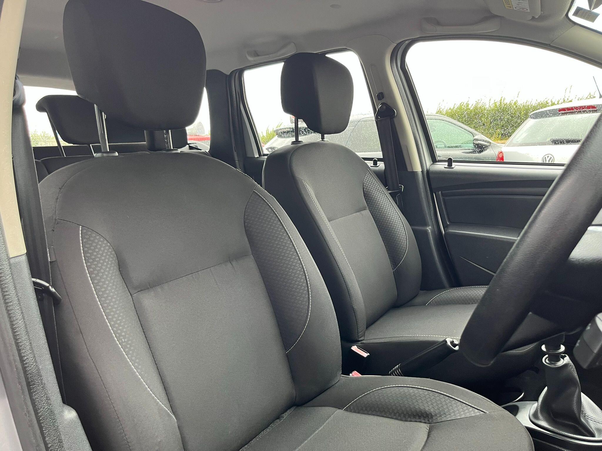 Dacia Duster view 11