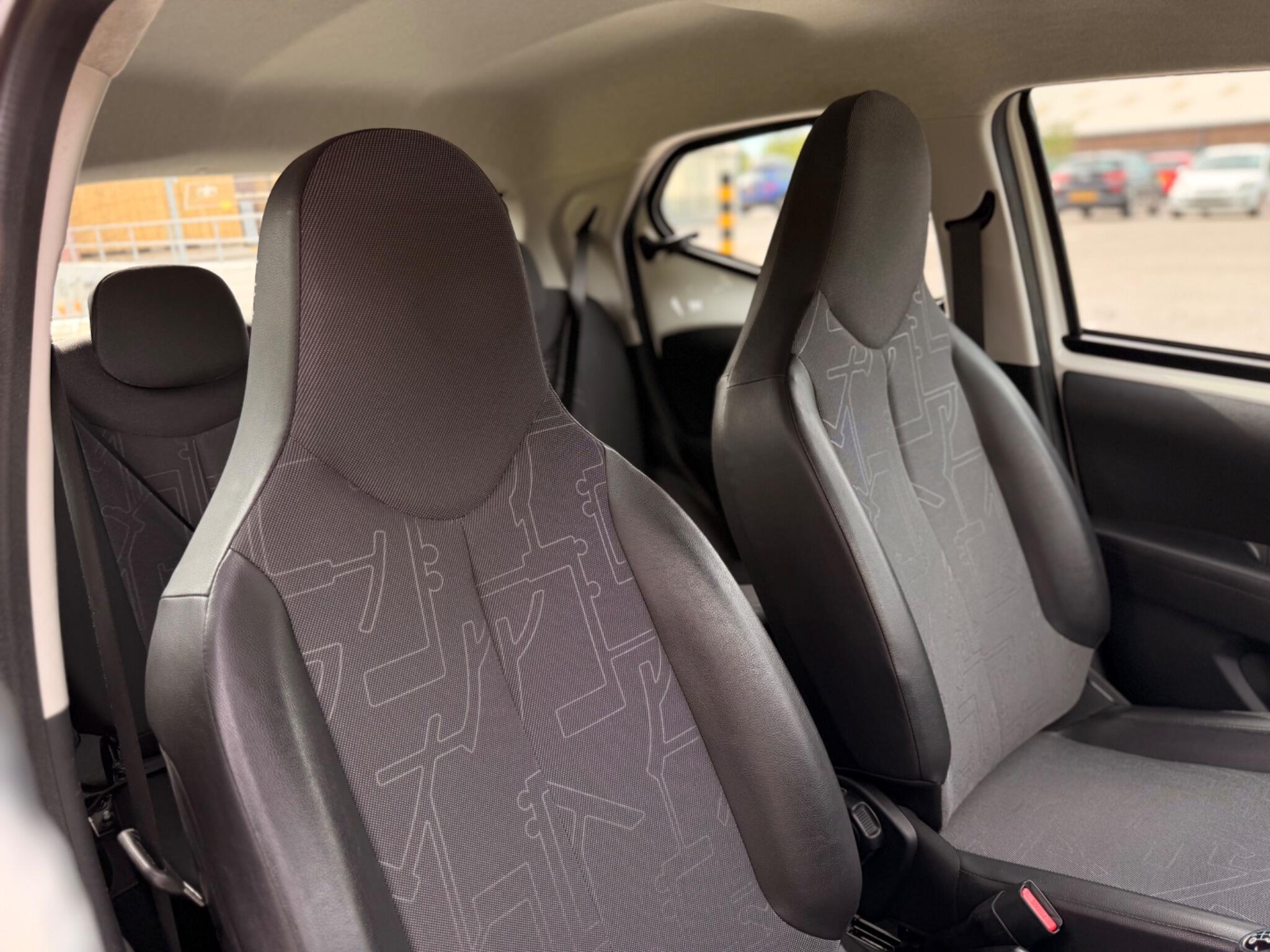 Toyota Aygo view 16