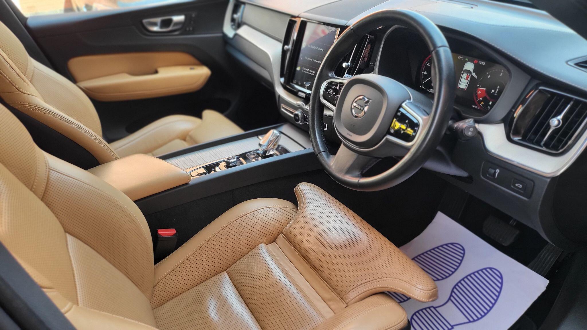 Volvo XC60 view 4