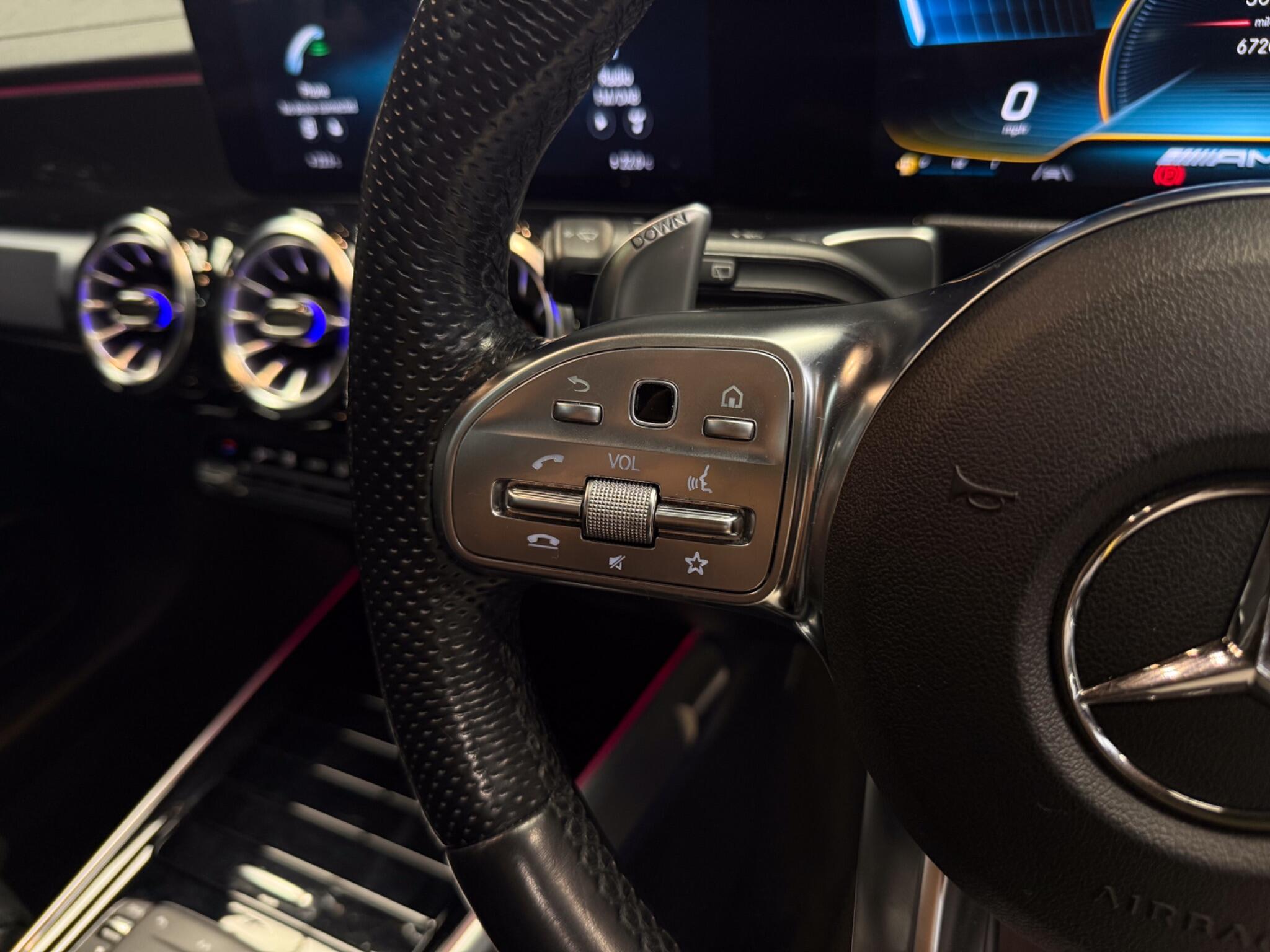 Mercedes-Benz GLB view 30