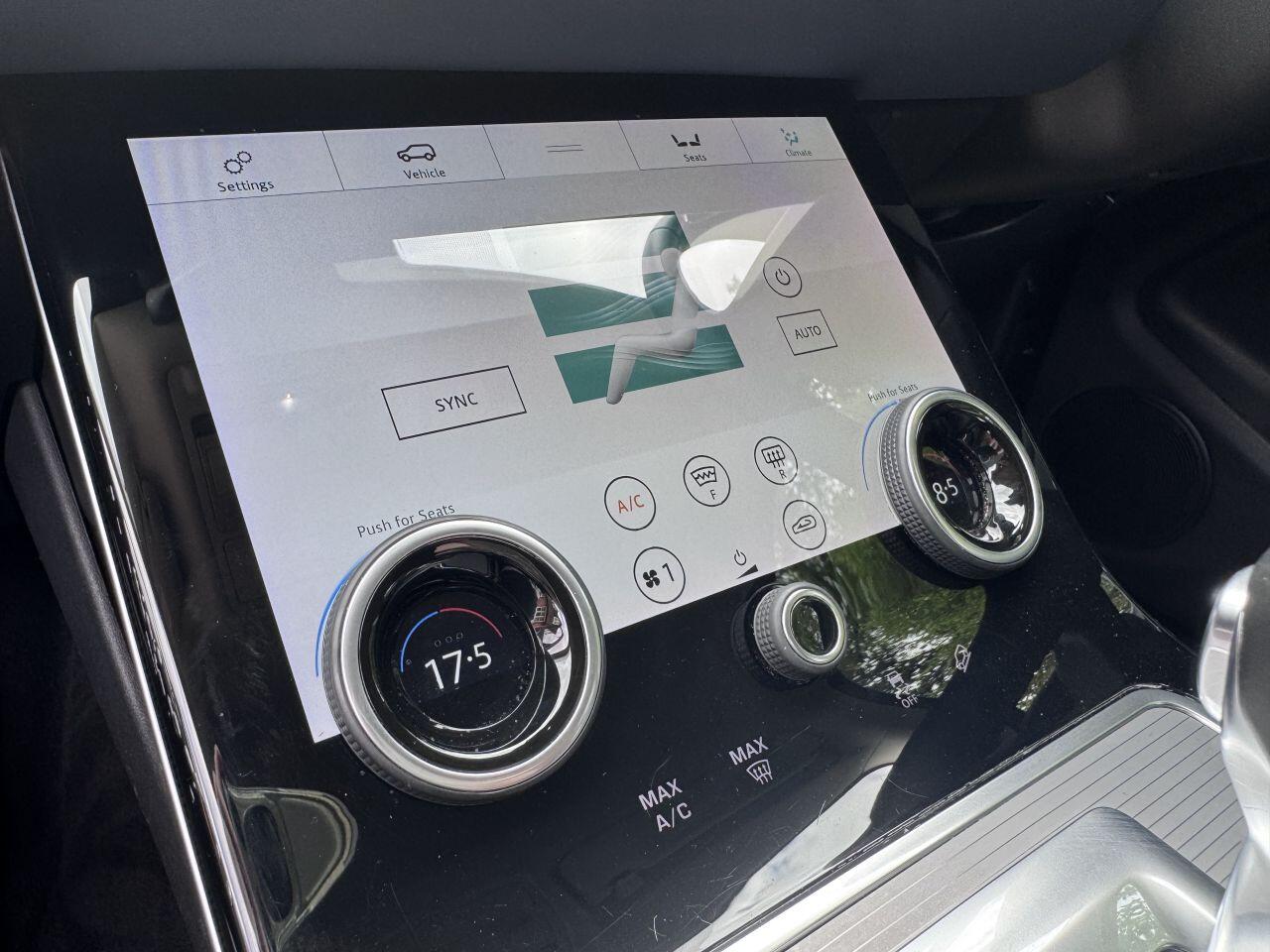 Land Rover Range Rover Evoque view 35