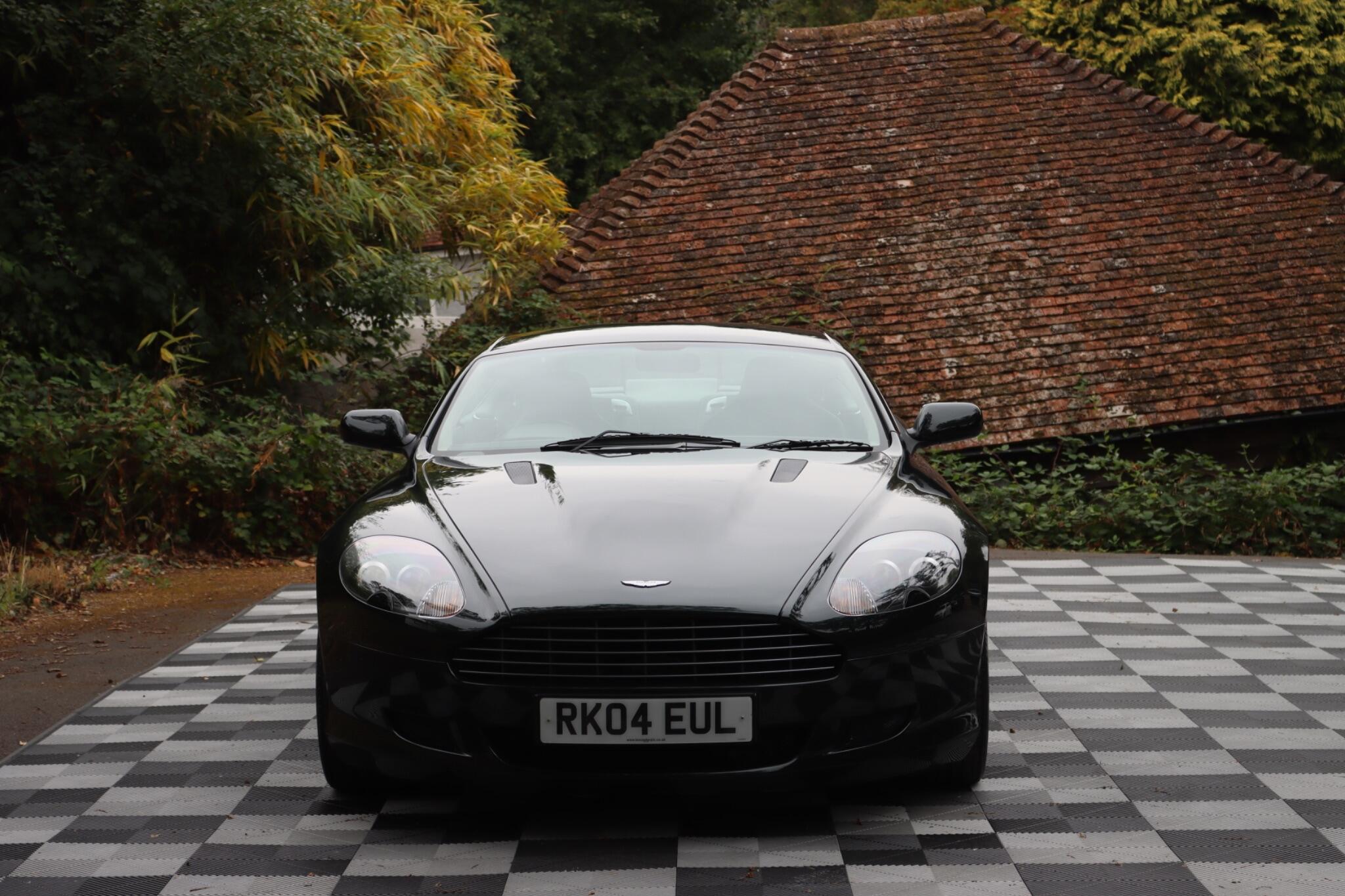 Aston Martin DB9 view 15