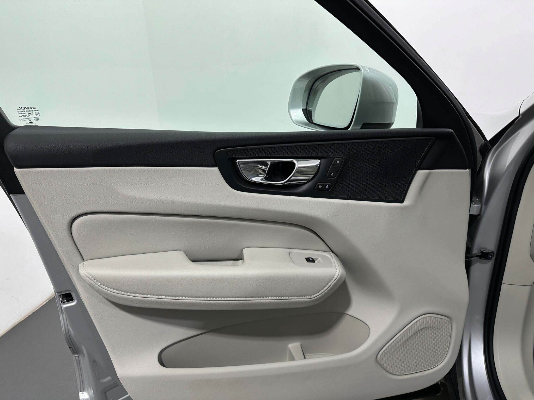 Volvo XC60 view 37