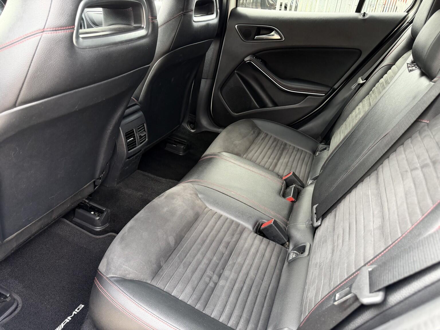 Mercedes-Benz Gla view 25