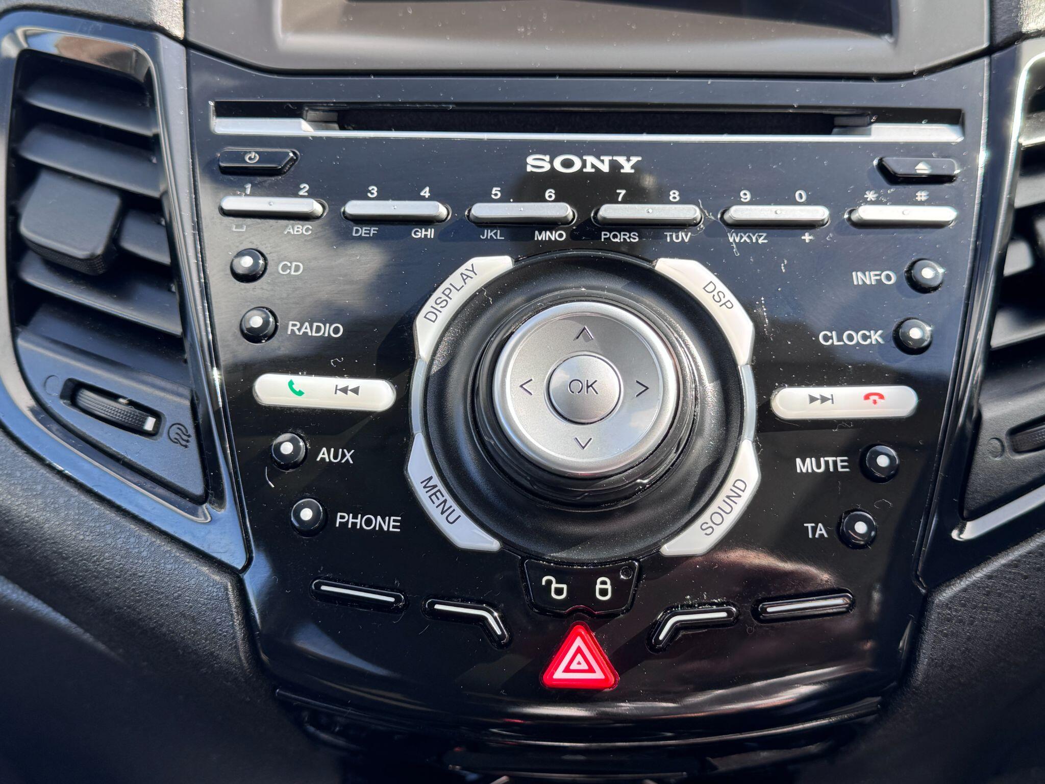 2017 Ford Fiesta image 43