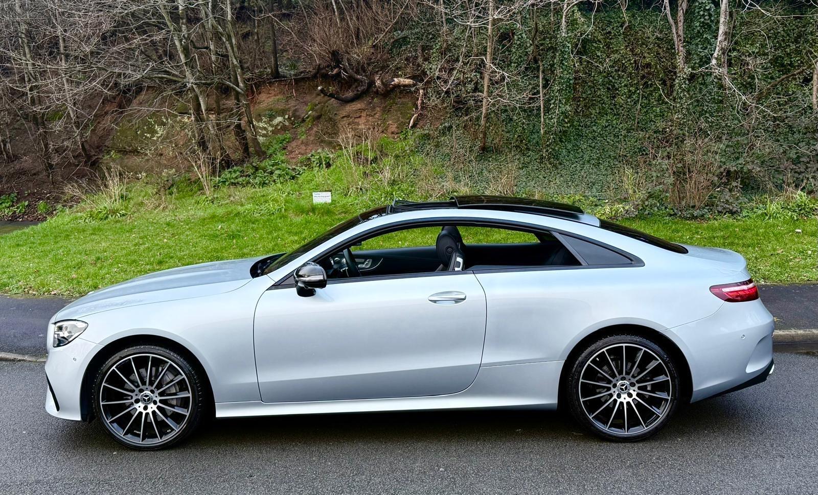 Mercedes-Benz E-Class view 3