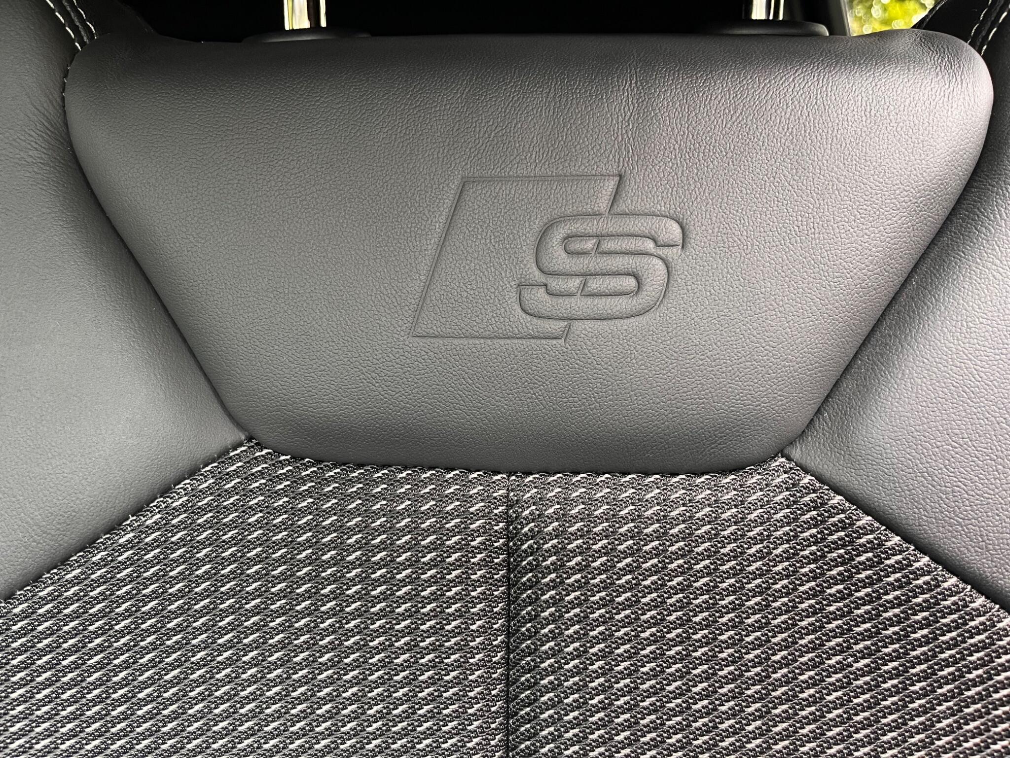 Audi Q3 view 36