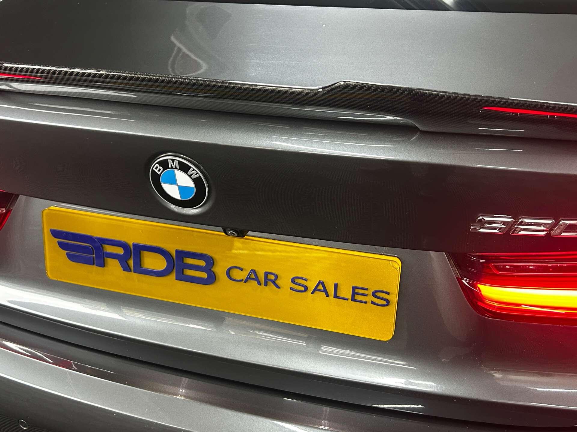 BMW 3 Series view 28