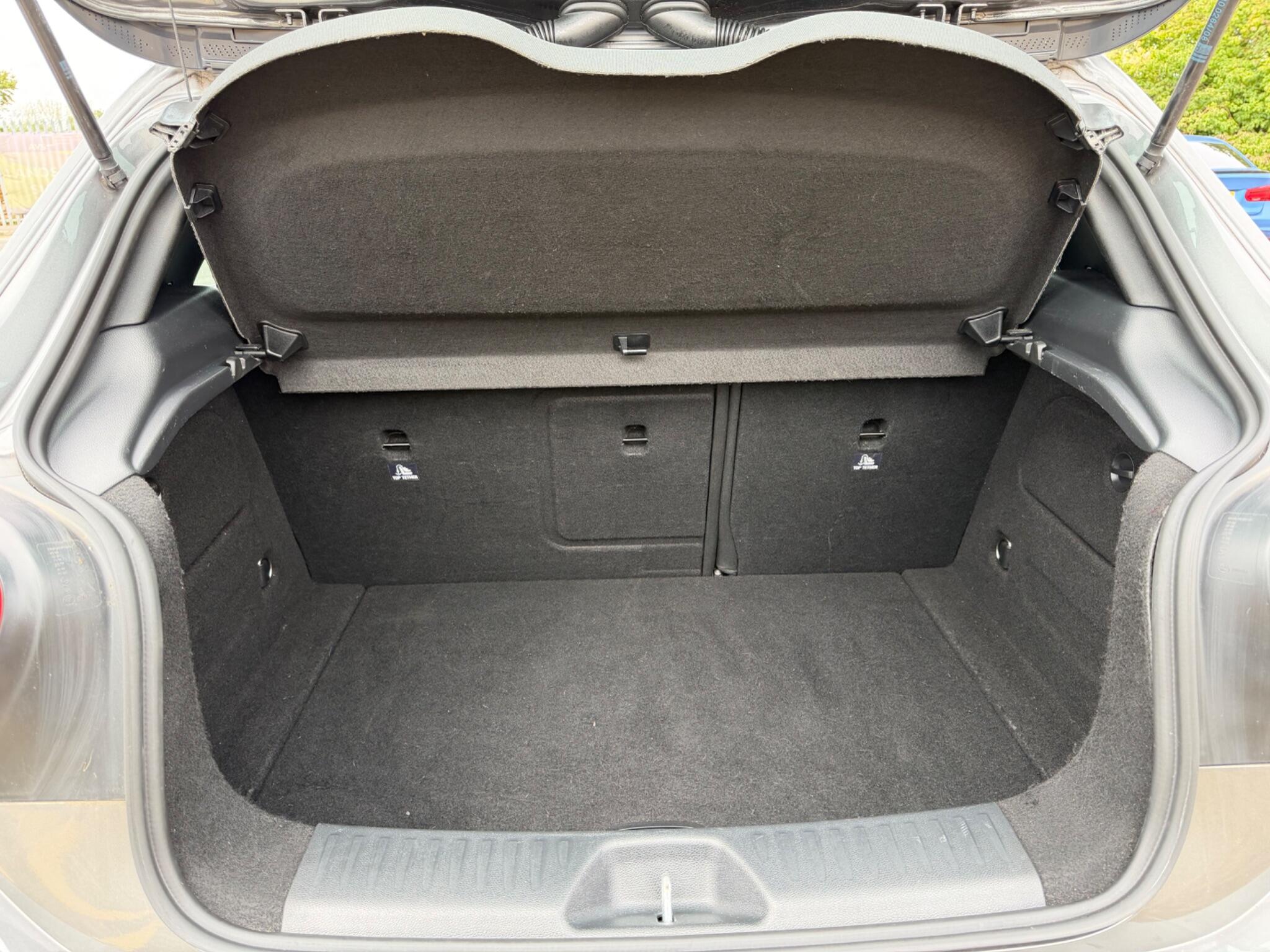 Mercedes-Benz A Class view 32