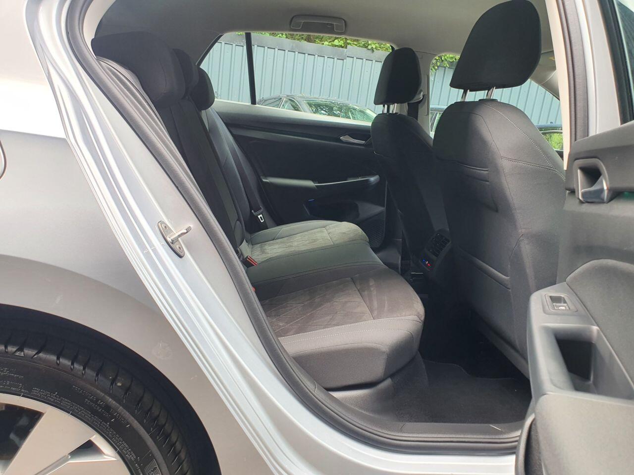 Volkswagen Golf view 19