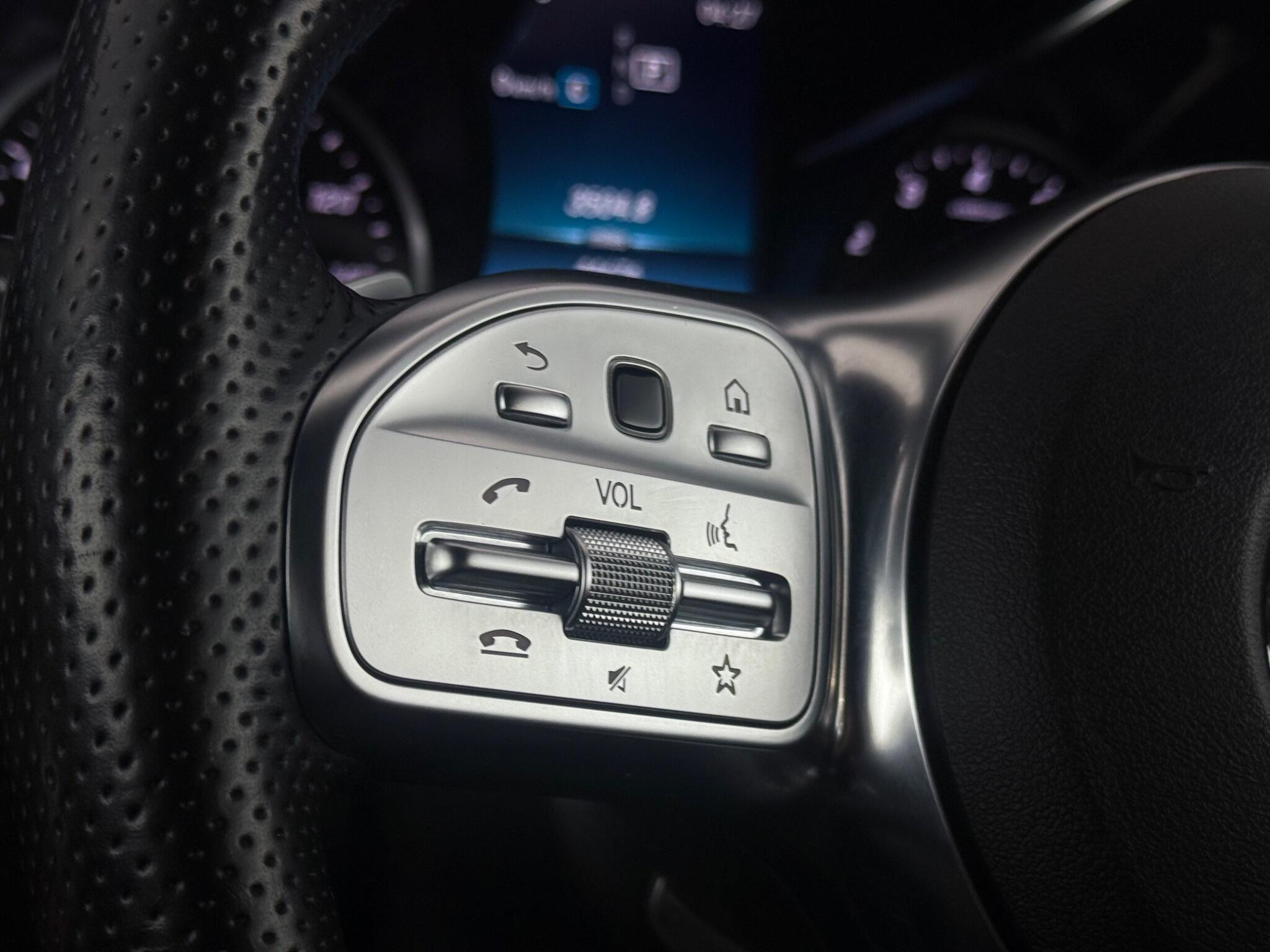 Mercedes-Benz C-Class view 14