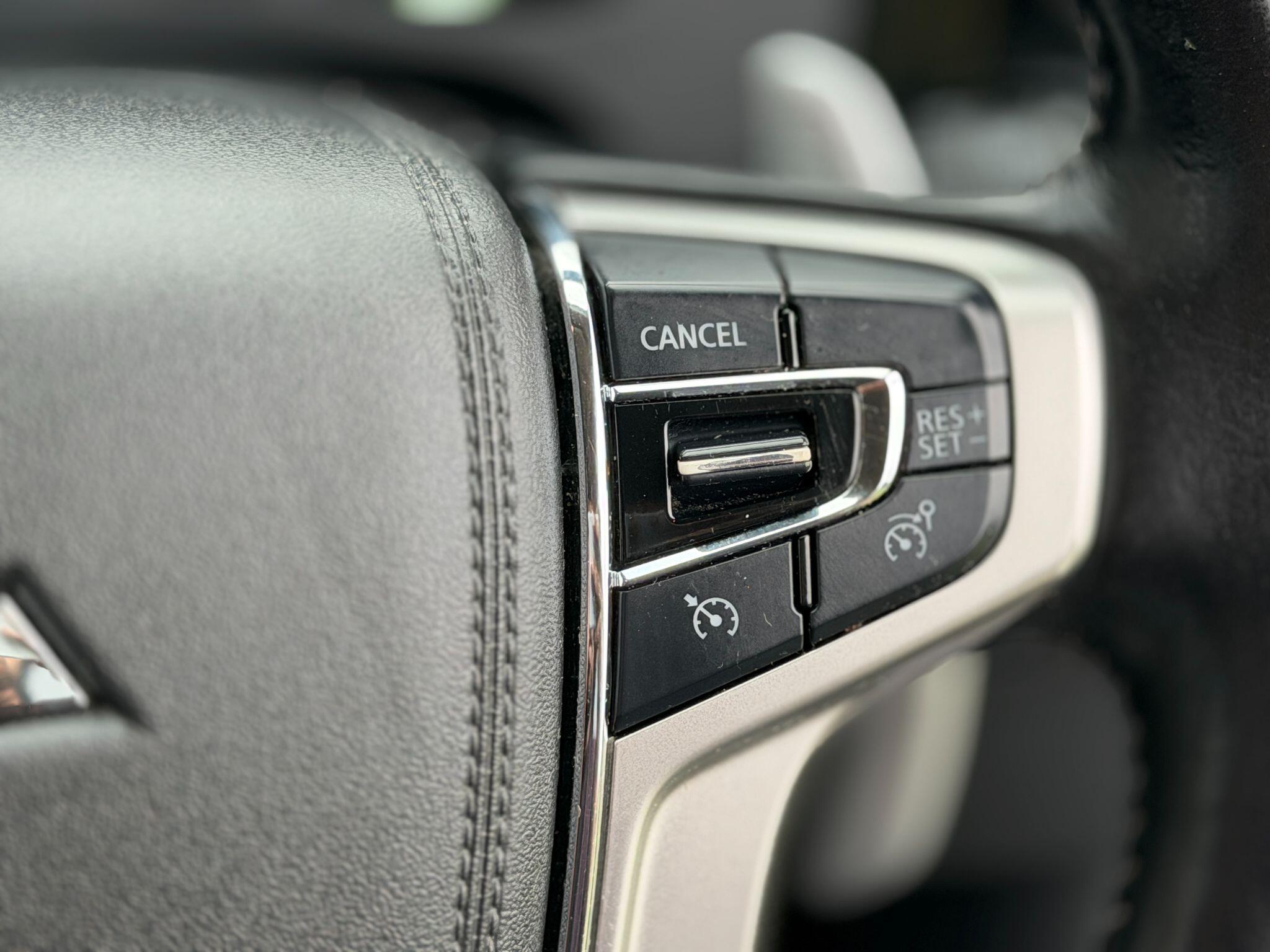 Mitsubishi Outlander view 34