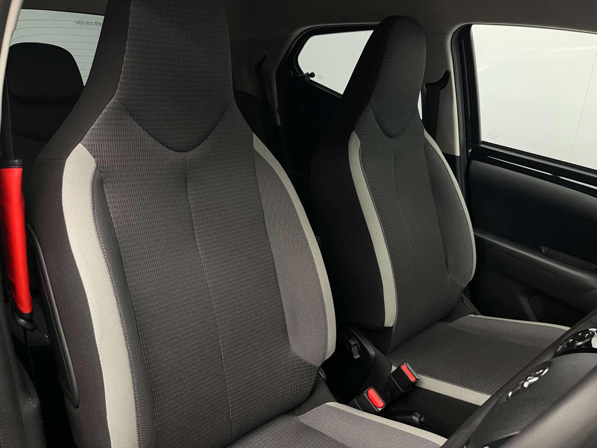 Toyota Aygo view 10
