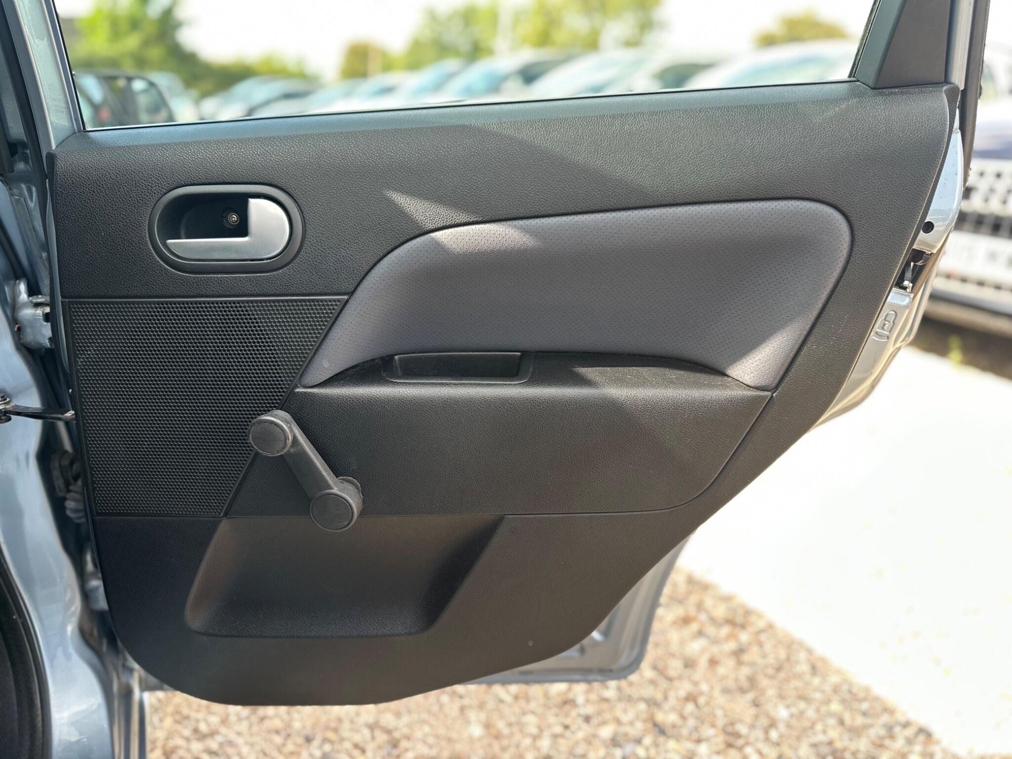Ford Fiesta view 44