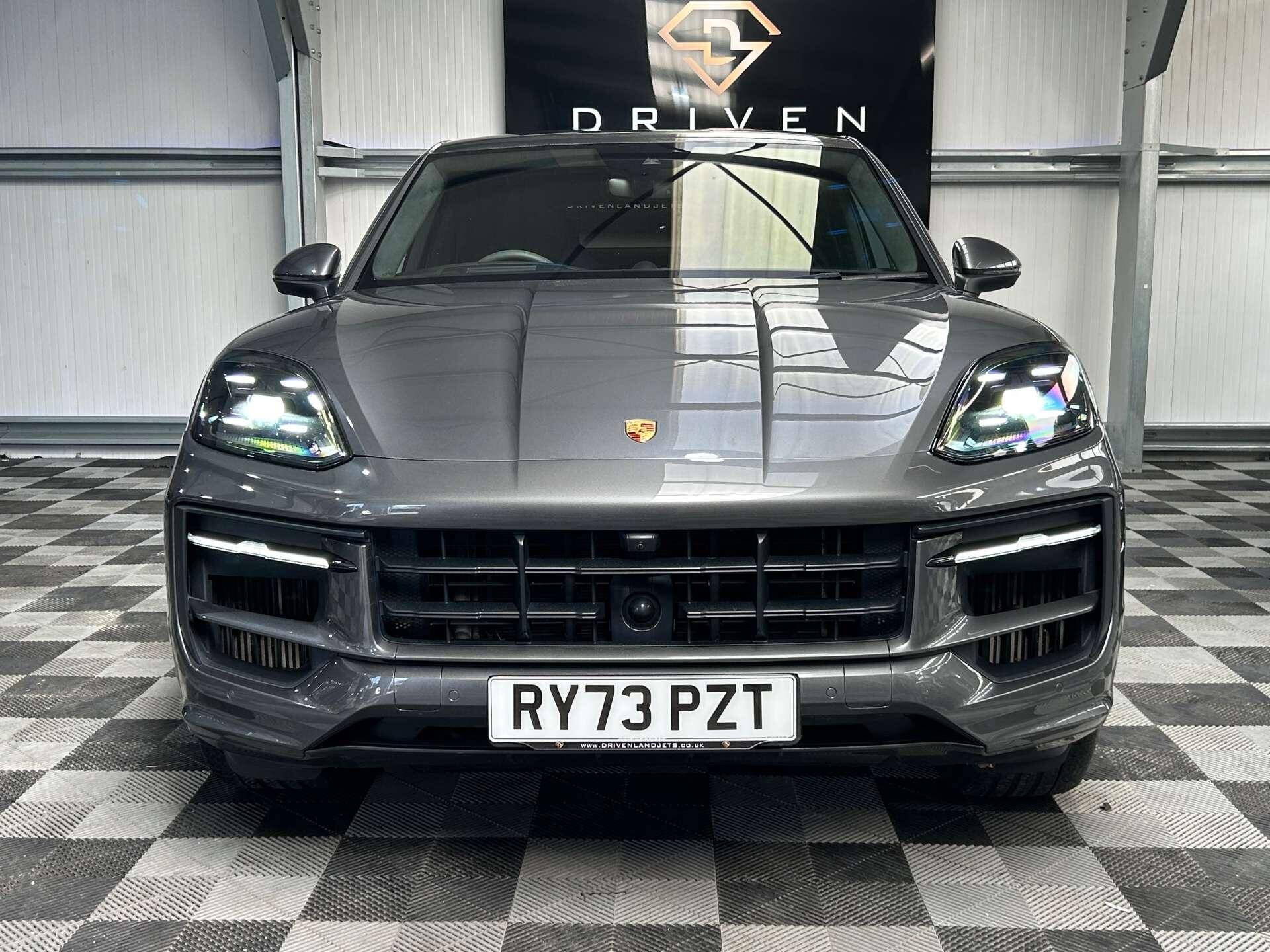 Porsche Cayenne view 8