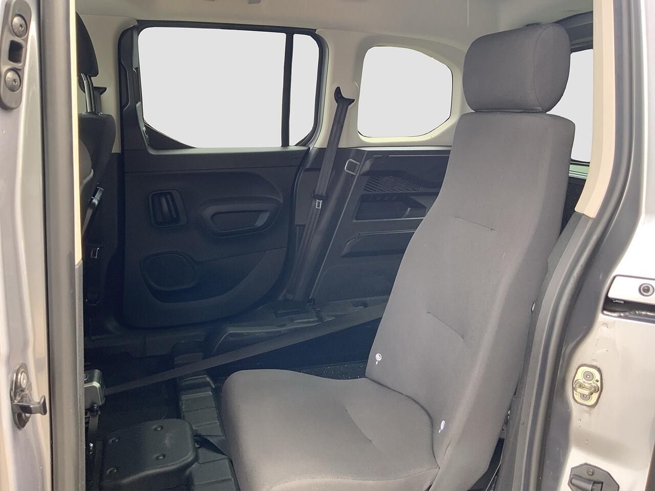 Peugeot Rifter view 17